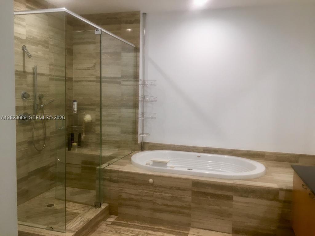 See details 3807 3 / 3 2084 sq. ft. $ 2026-05-22 0 Photo