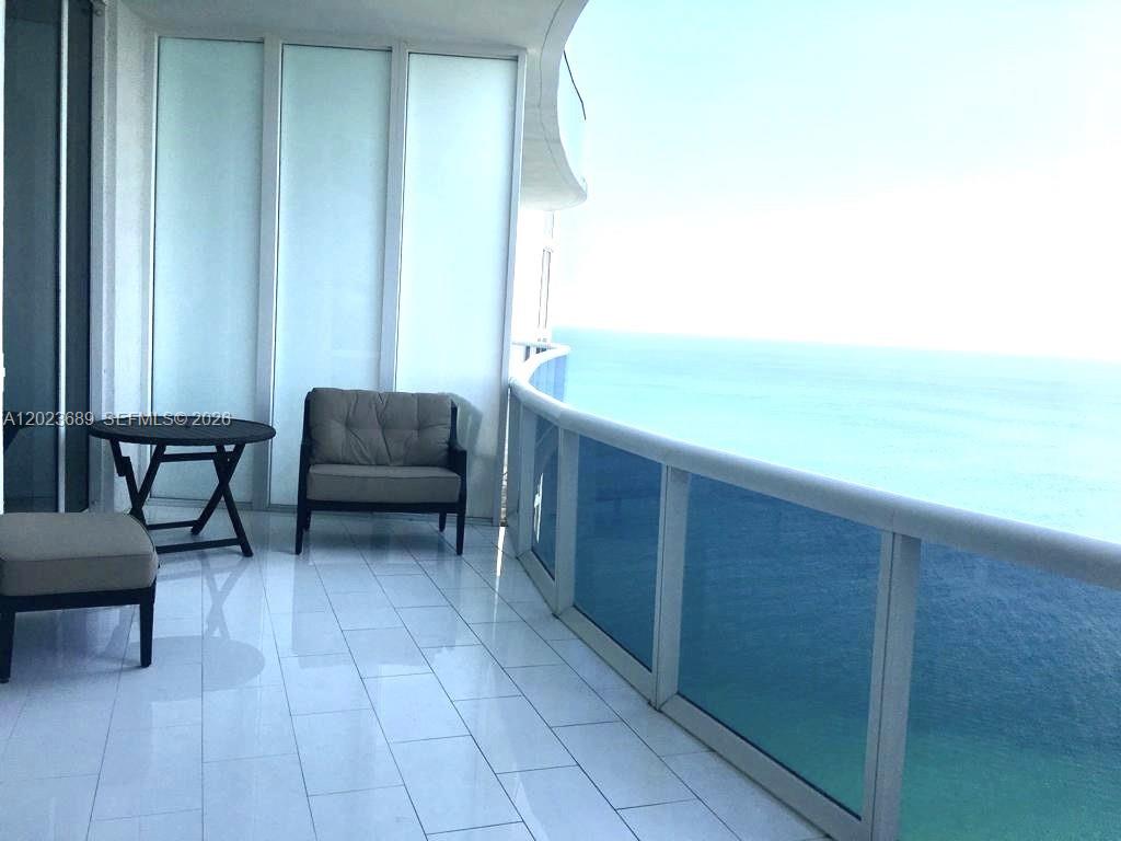 See details 3807 3 / 3 2084 sq. ft. $ 2026-05-22 0 Photo