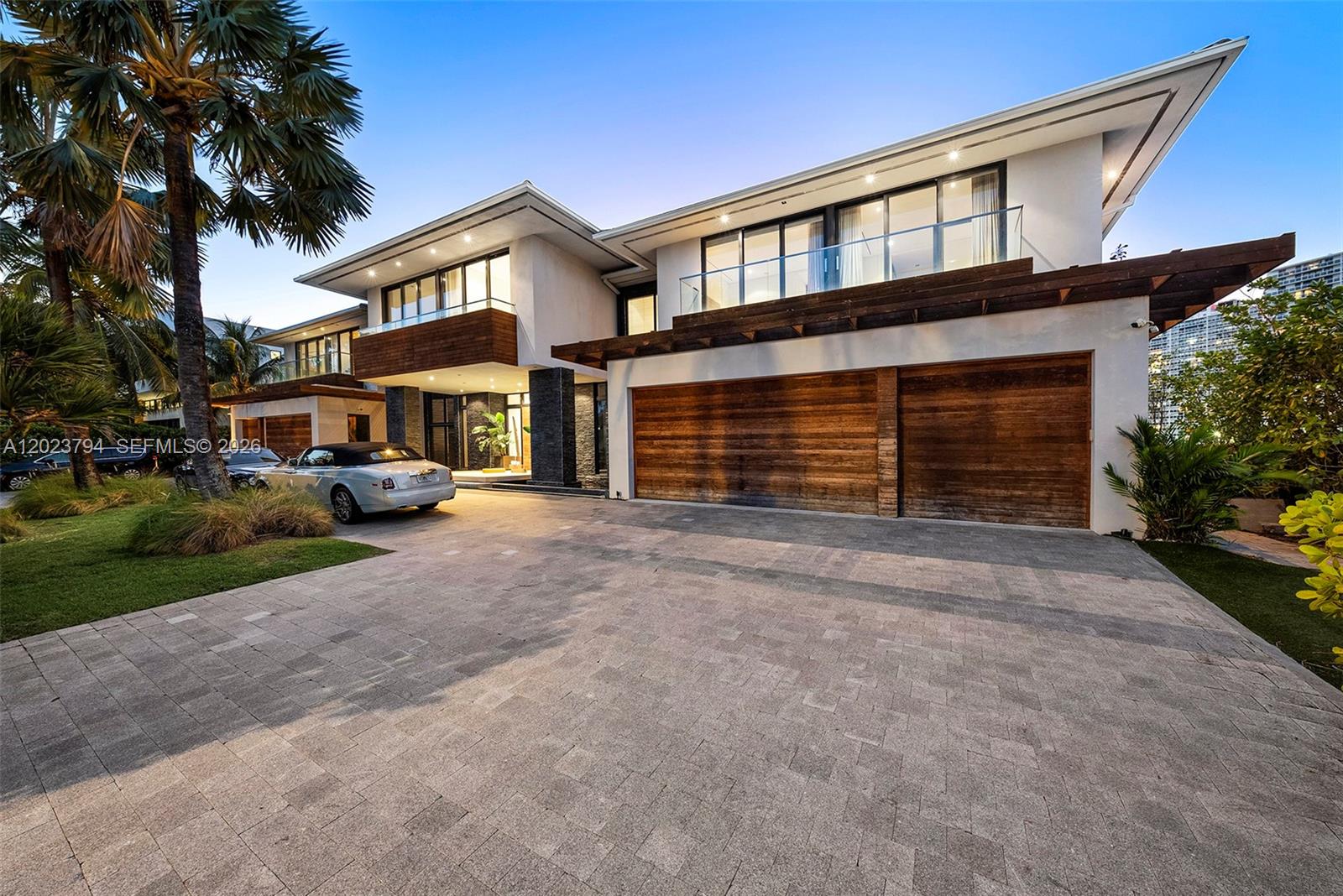 Photo of 385 Centre Is (385), Golden Beach, Florida, 33160 -