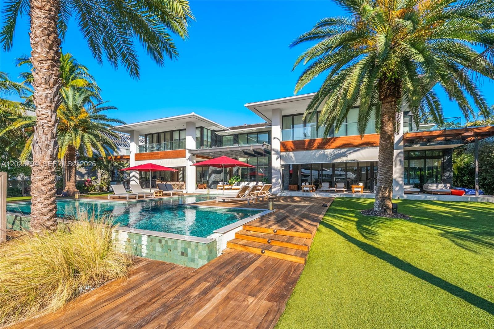 Photo of 385 Centre Is (385), Golden Beach, Florida, 33160 -