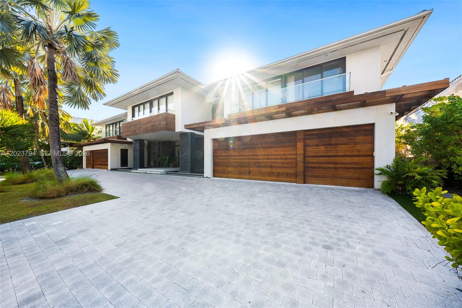 Photo of 385 Centre Is (385), Golden Beach, Florida, 33160 -