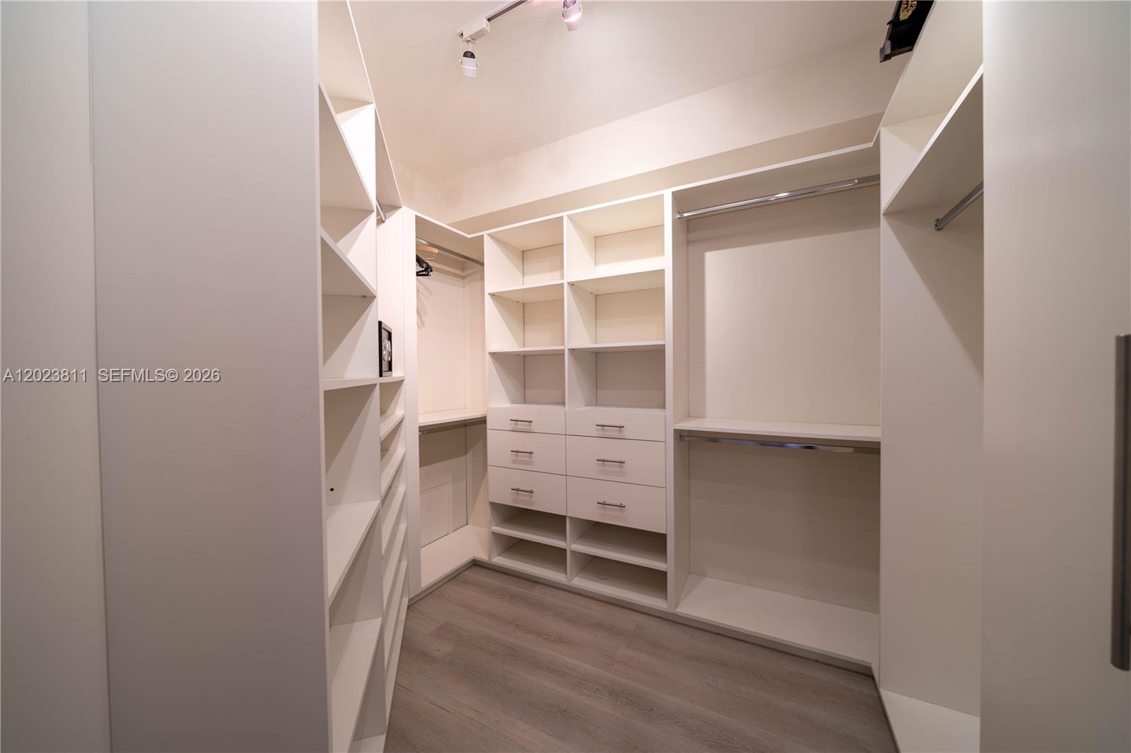 Photo of 19900 Country Club Dr #1120, Aventura, Florida, 33180 -