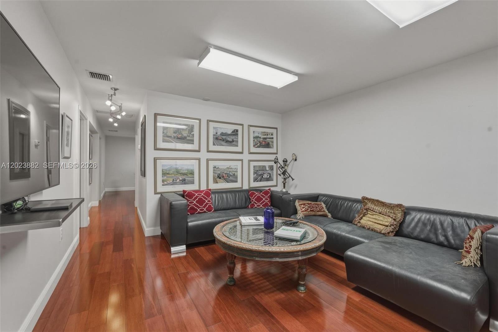  /   sq. ft. $ 2026-05-22 0 Photo