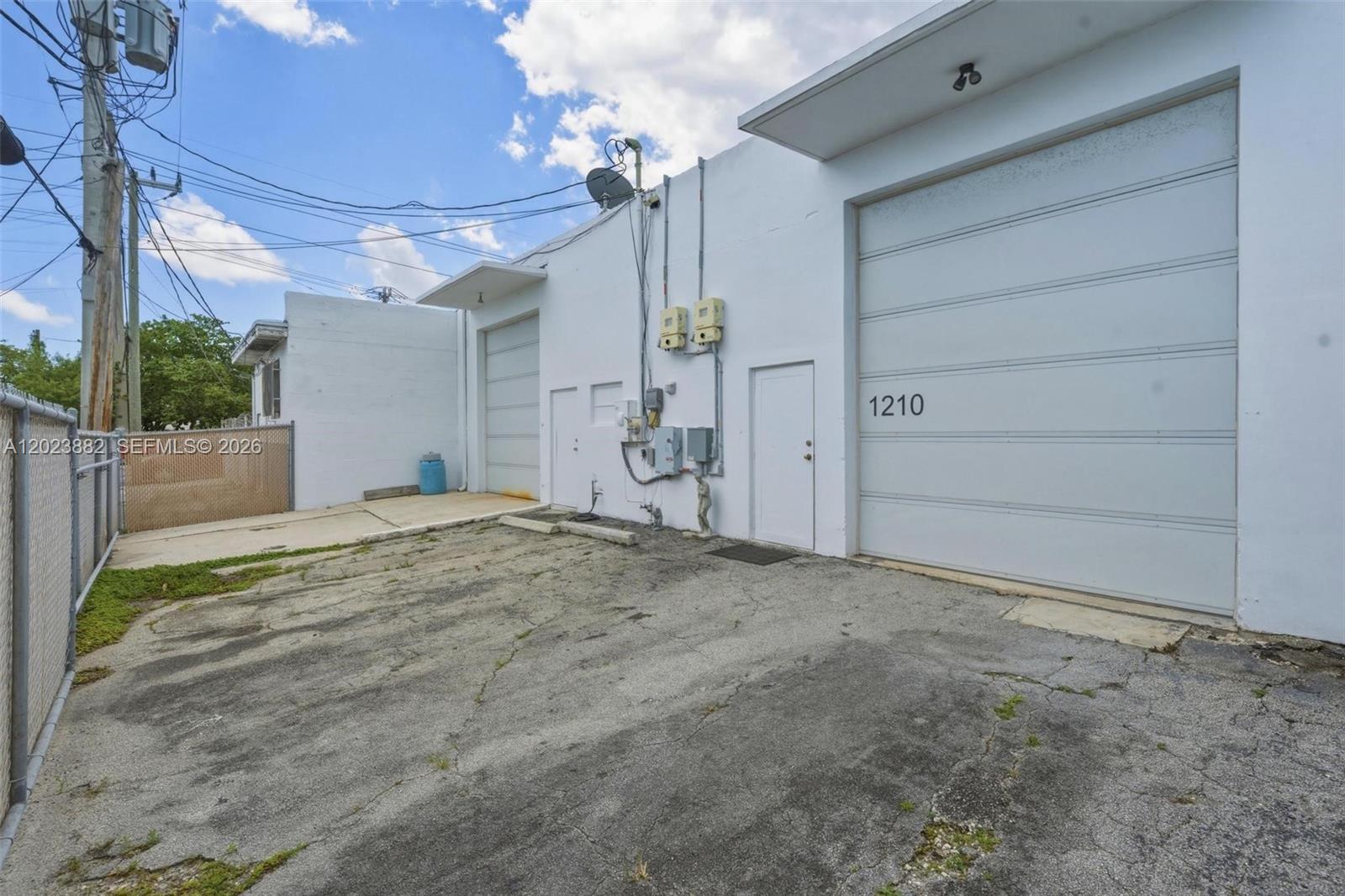   /   sq. ft. $ 2026-05-22 0 Photo