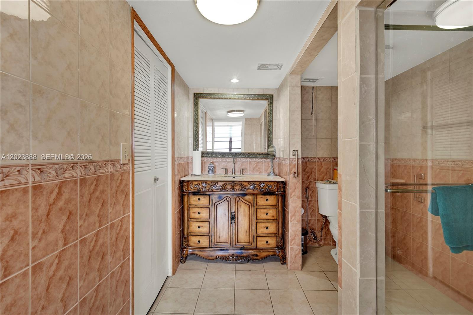 889 2 / 2 1067 sq. ft. $ 2026-05-22 0 foto