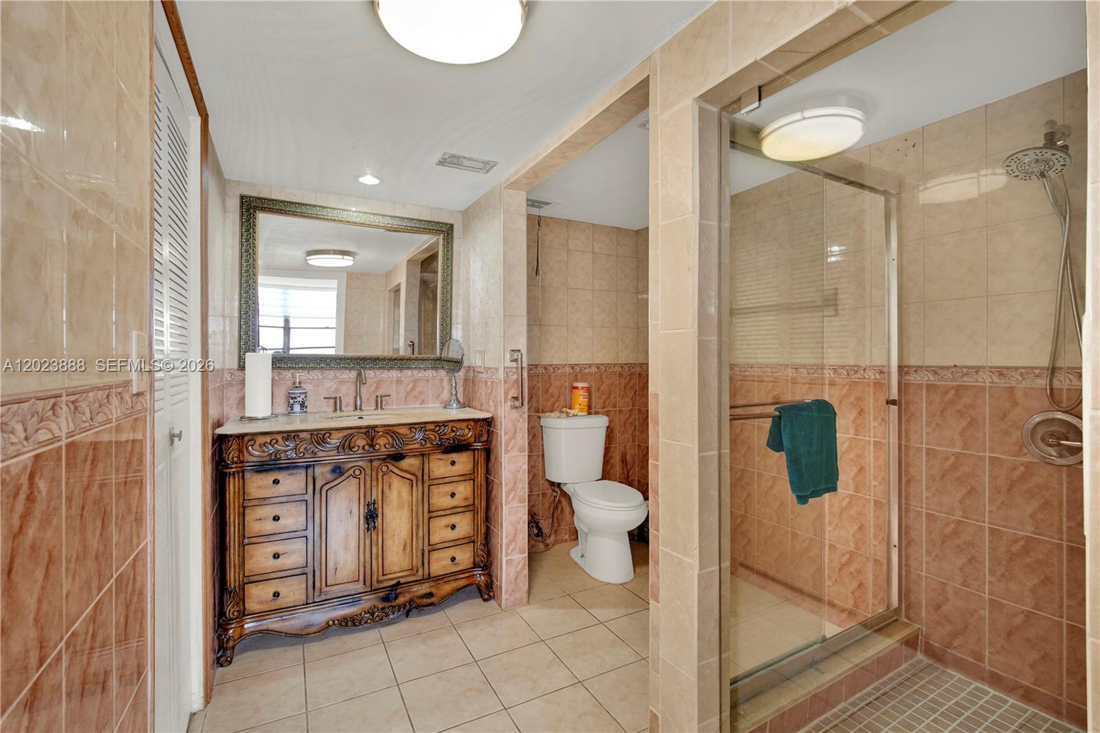 889 2 / 2 1067 sq. ft. $ 2026-05-22 0 foto