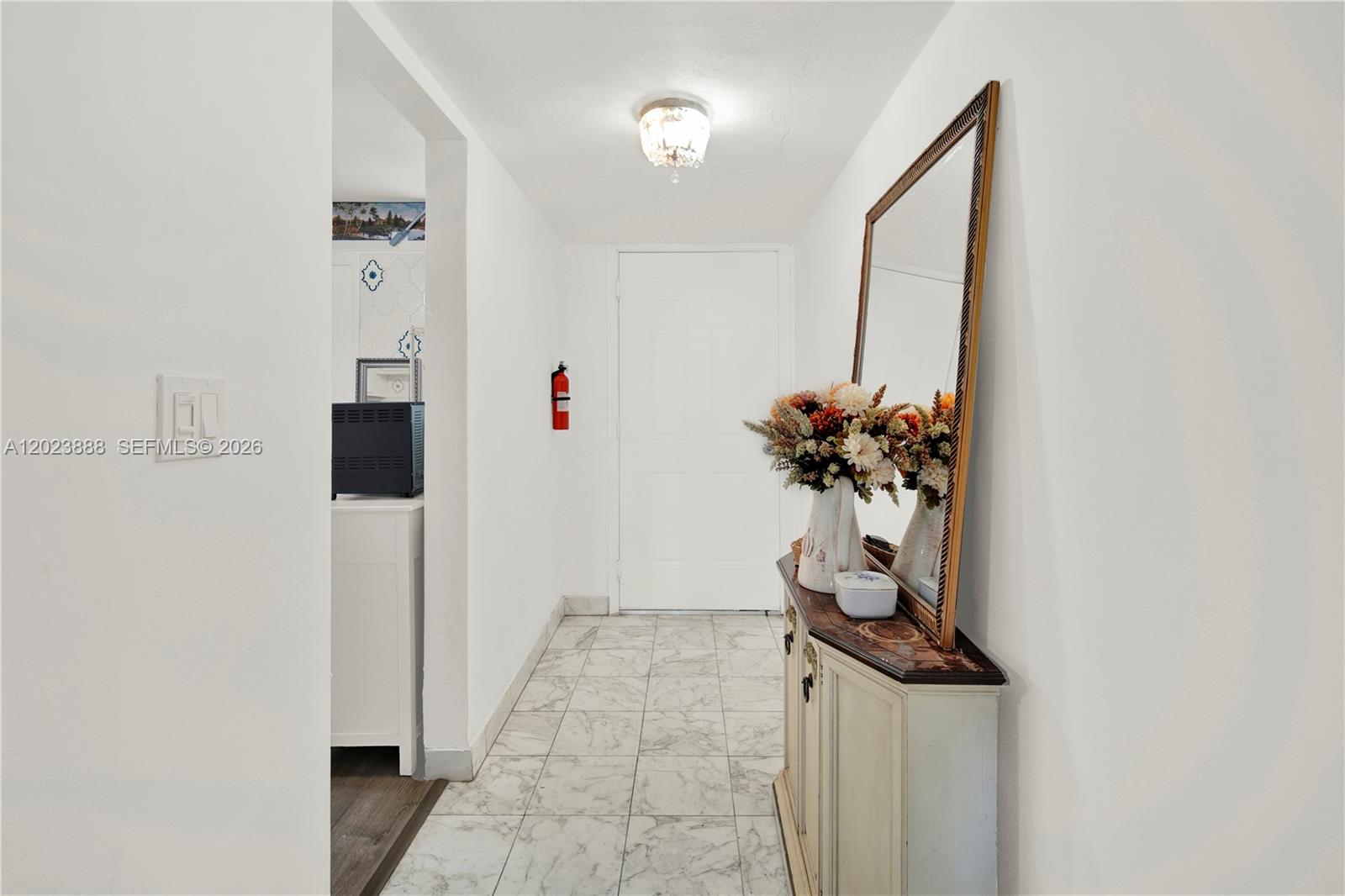 889 2 / 2 1067 sq. ft. $ 2026-05-22 0 foto