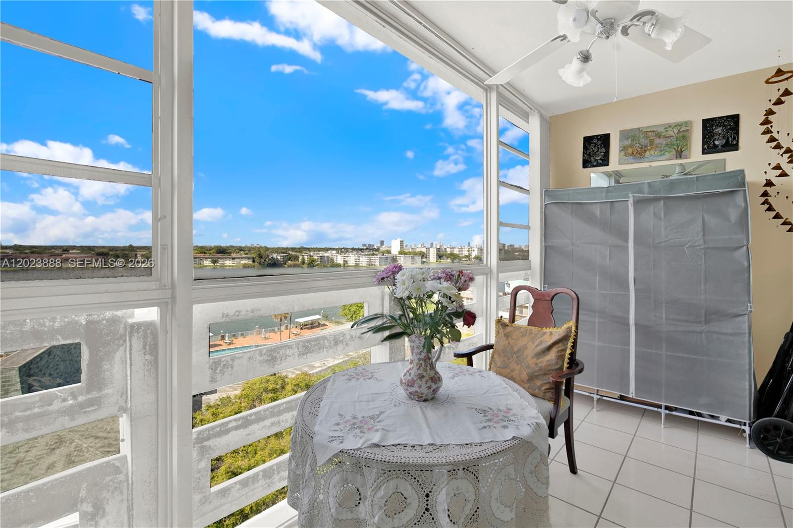 889 2 / 2 1067 sq. ft. $ 2026-05-22 0 foto