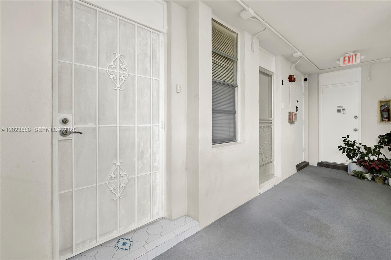 889 2 / 2 1067 sq. ft. $ 2026-05-22 0 foto