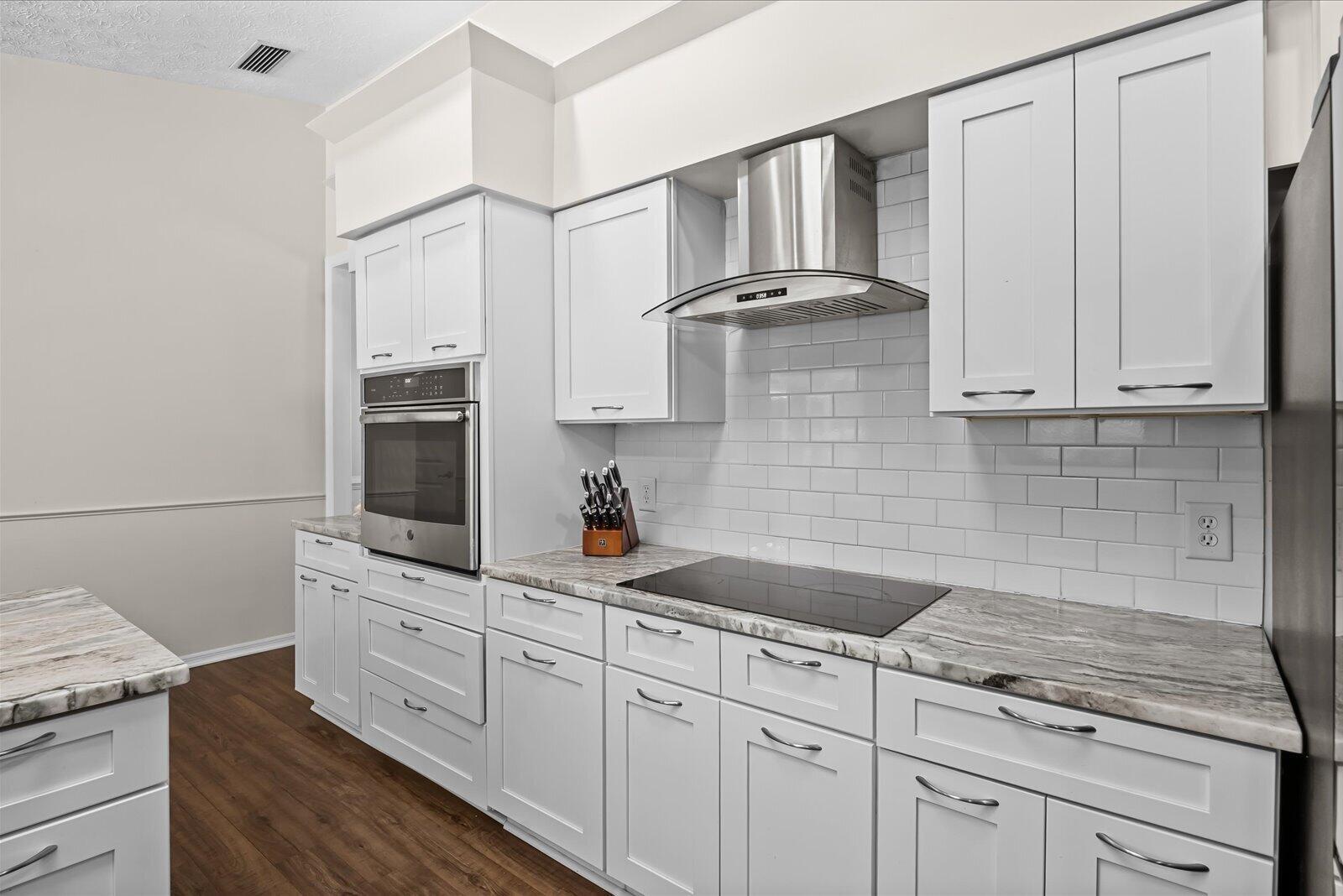 Ver detalles 3603 4 / 3 2356 sq. ft. $ 2026-06-11 0 foto