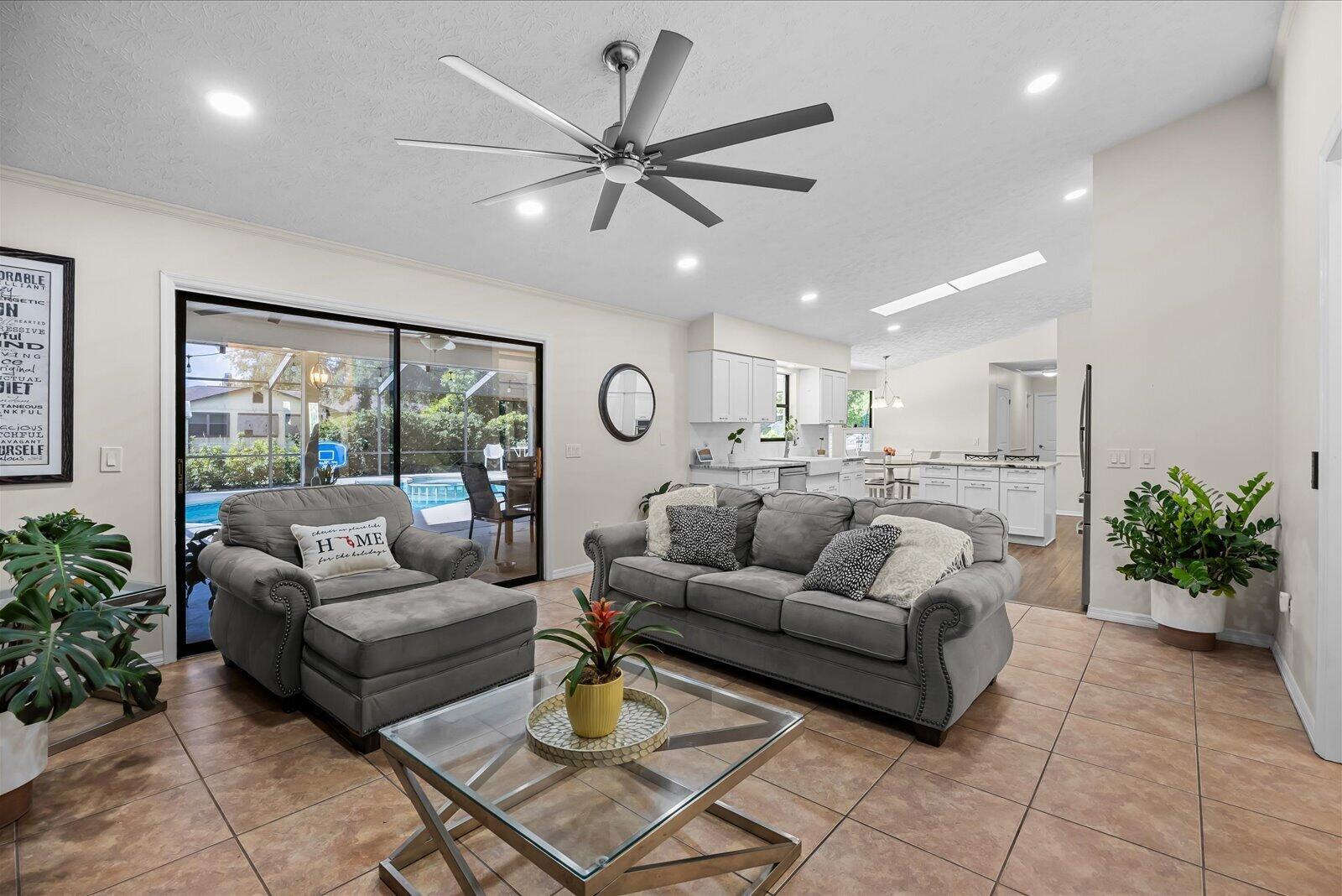 Ver detalles 3603 4 / 3 2356 sq. ft. $ 2026-06-11 0 foto