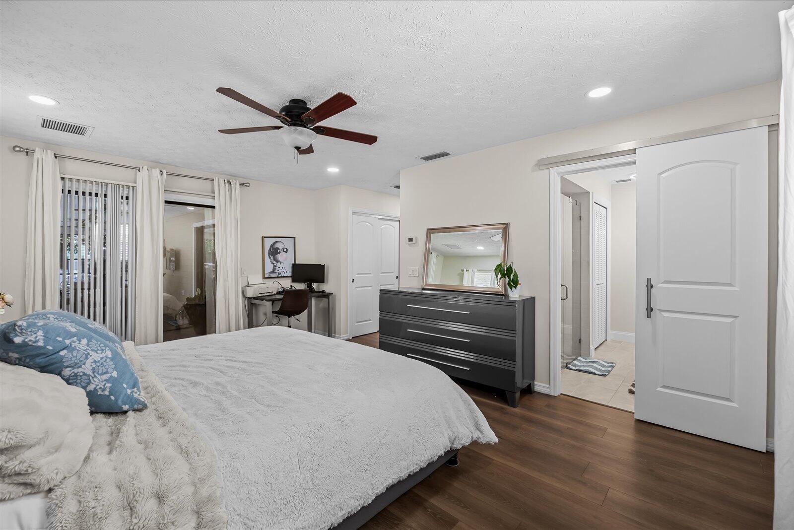 Ver detalles 3603 4 / 3 2356 sq. ft. $ 2026-06-11 0 foto