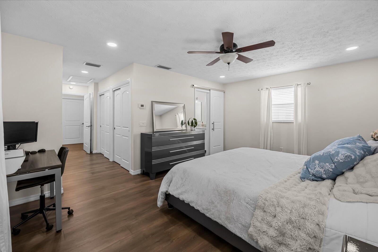Ver detalles 3603 4 / 3 2356 sq. ft. $ 2026-06-11 0 foto