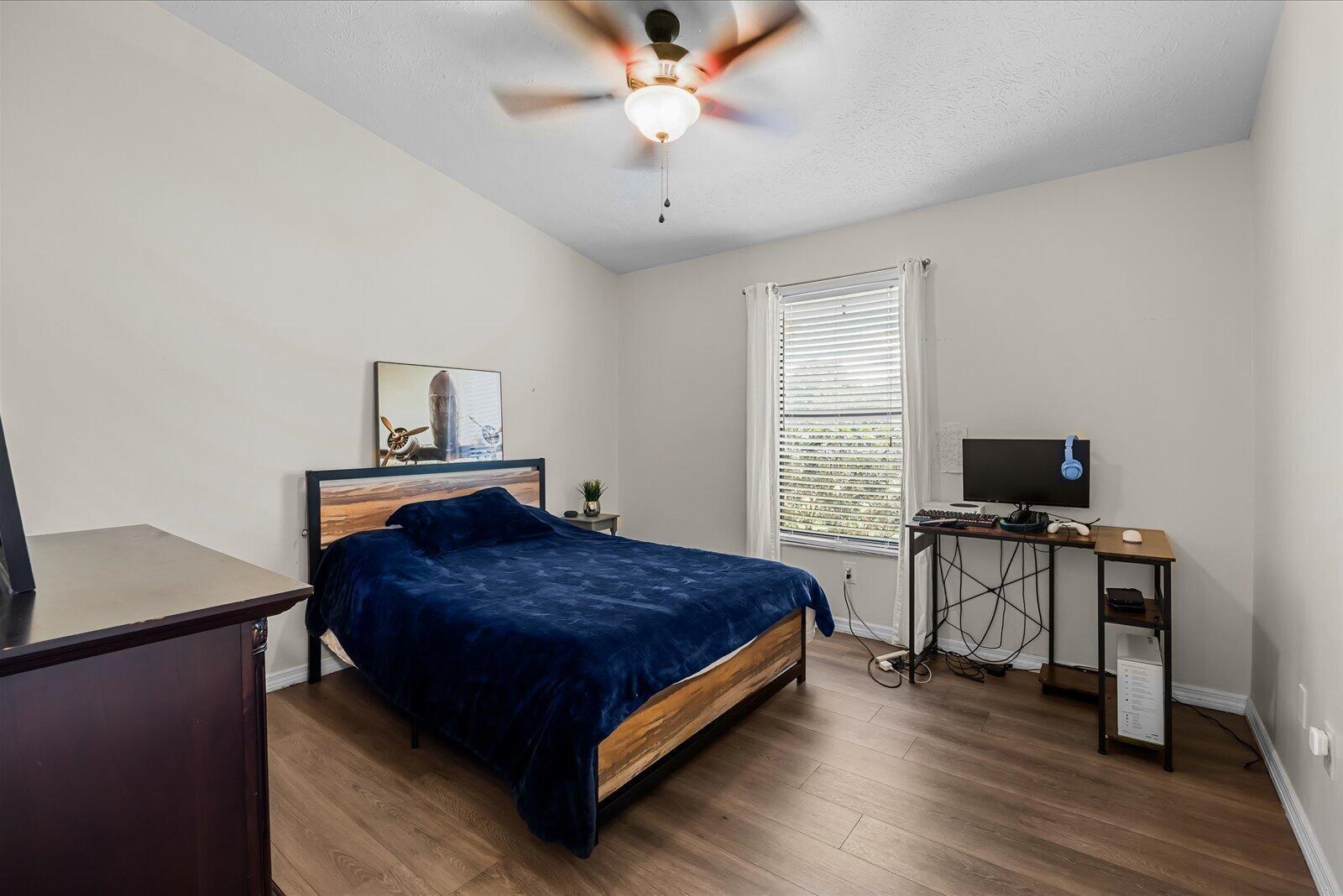 Ver detalles 3603 4 / 3 2356 sq. ft. $ 2026-06-11 0 foto