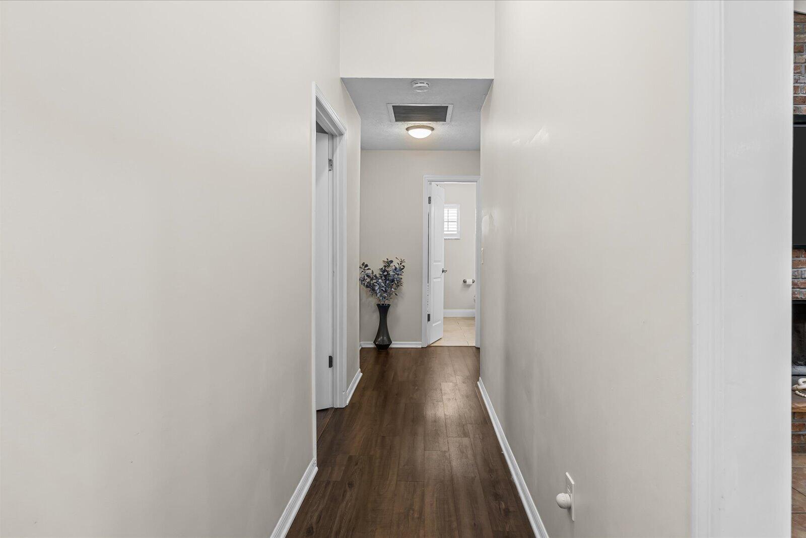 Ver detalles 3603 4 / 3 2356 sq. ft. $ 2026-06-11 0 foto