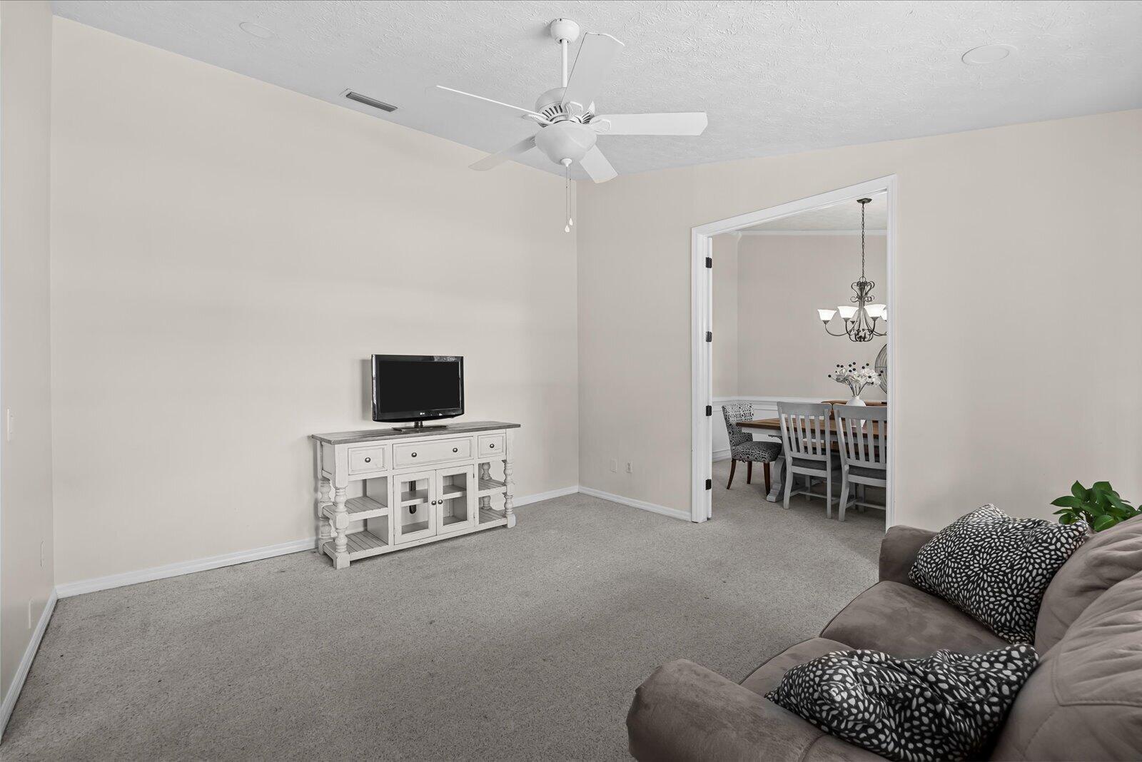 Ver detalles 3603 4 / 3 2356 sq. ft. $ 2026-06-11 0 foto