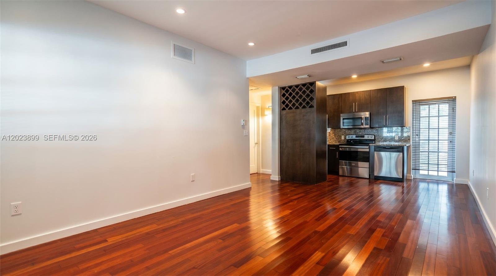 See details / 4644 sq. ft. $ 2026-05-22 0 Photo