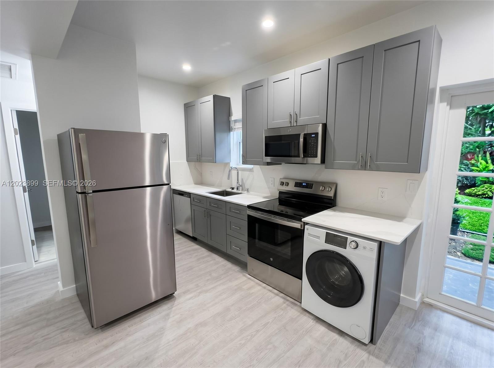 See details / 4644 sq. ft. $ 2026-05-22 0 Photo