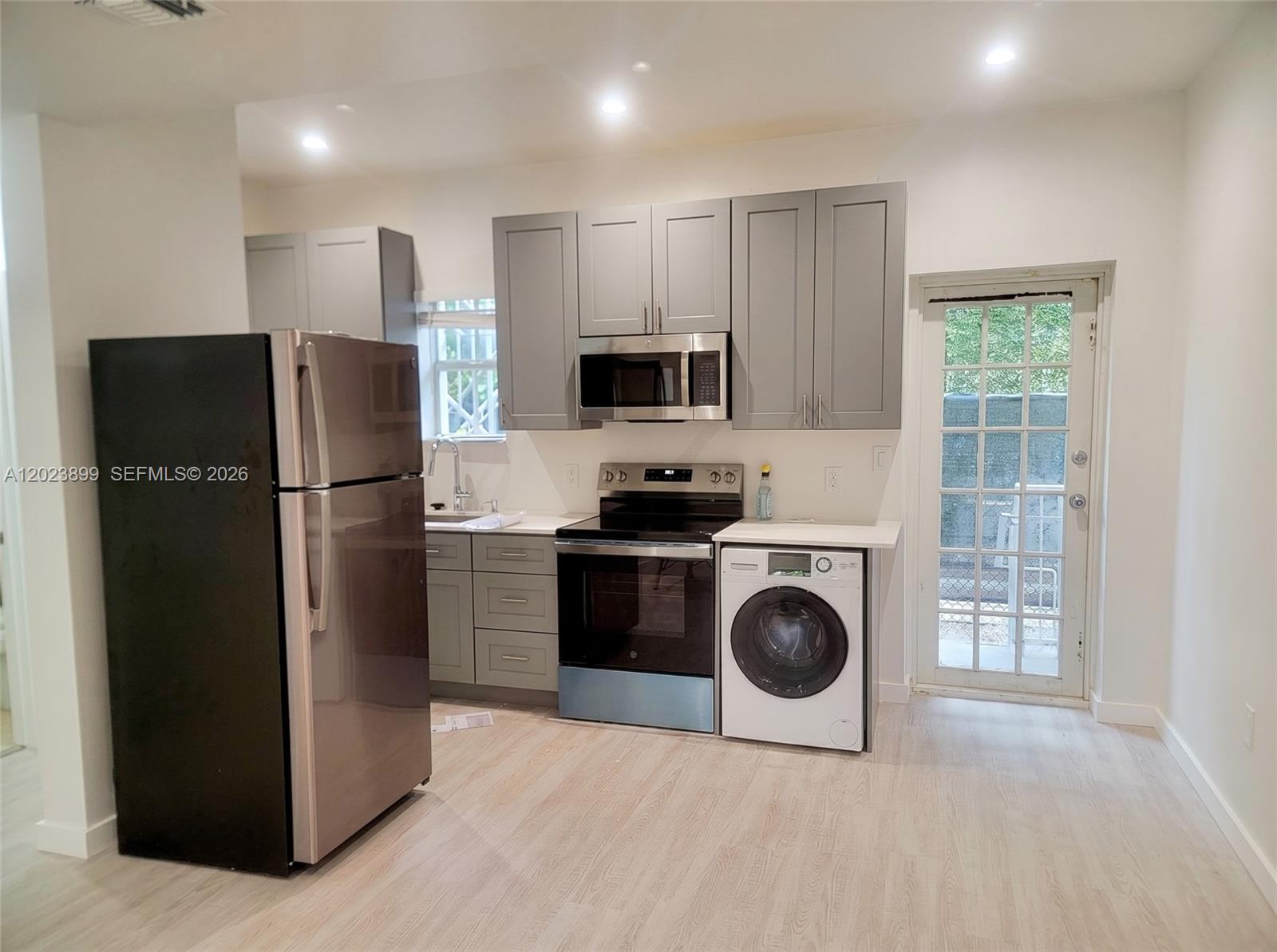 See details / 4644 sq. ft. $ 2026-05-22 0 Photo