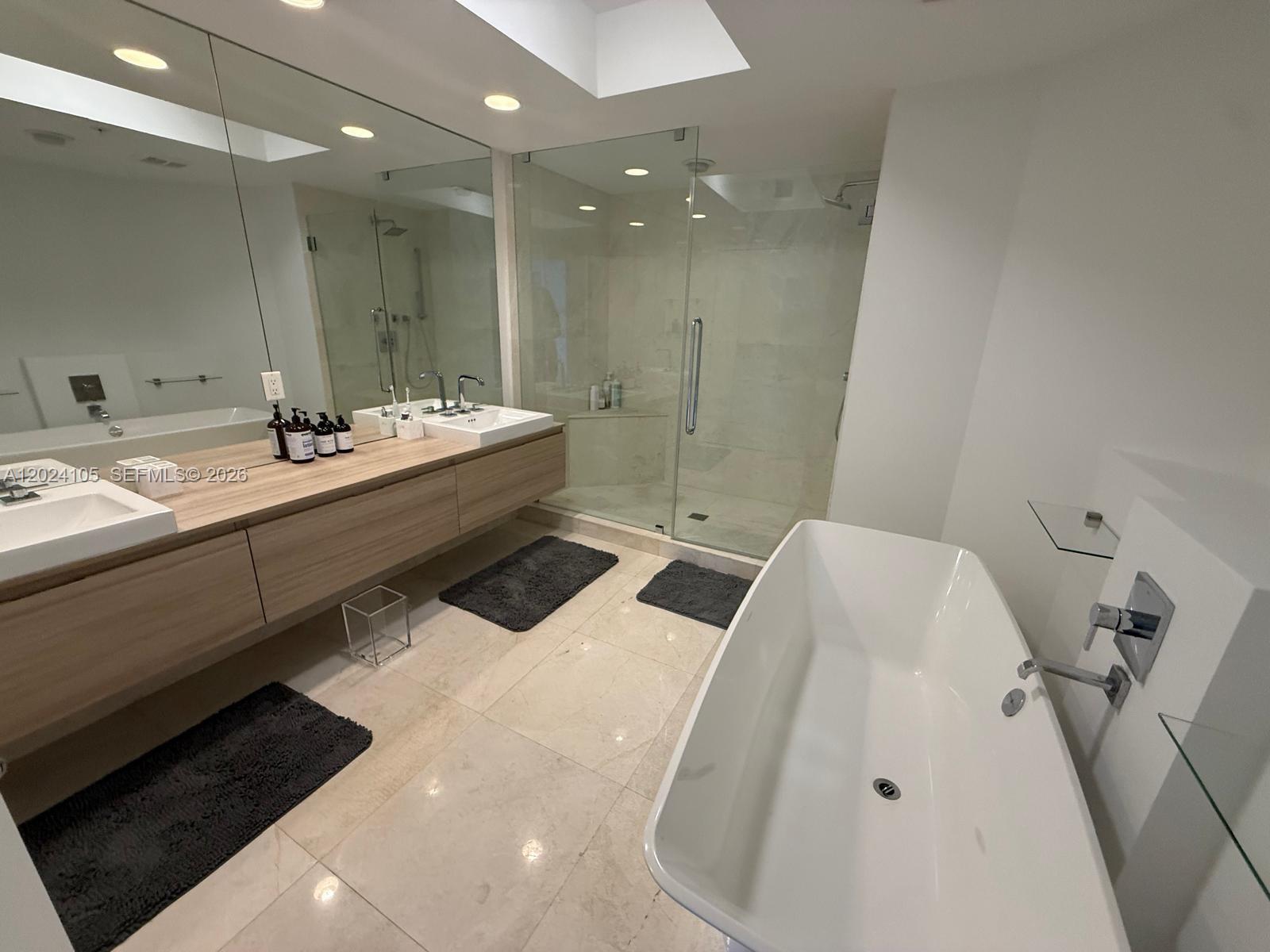 Photo of 17301 Biscayne Blvd #2305, North Miami Beach, Florida, 33160 -