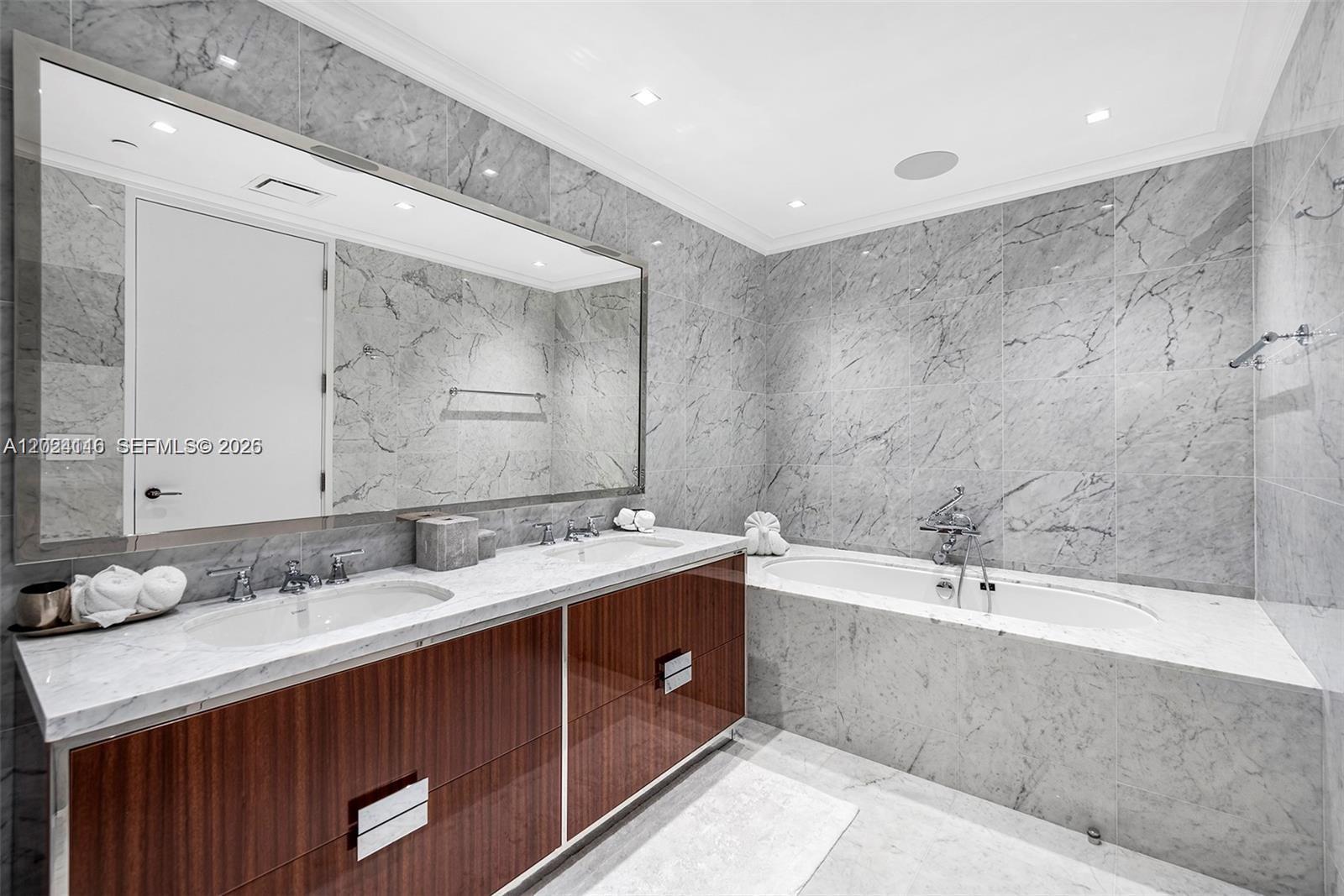 See details 4105 4 / 6 3204 sq. ft. $ 2026-05-22 0 Photo