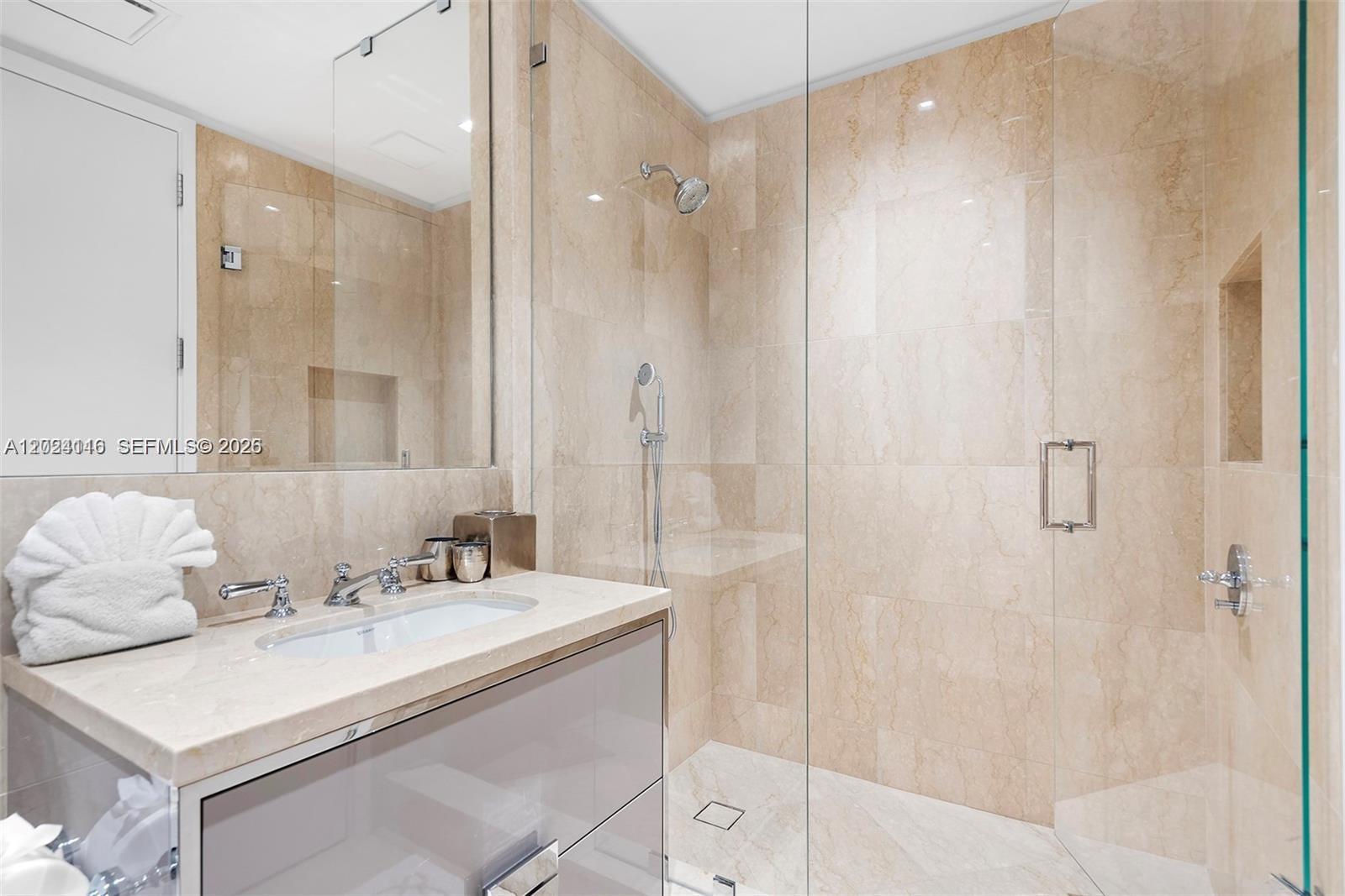 See details 4105 4 / 6 3204 sq. ft. $ 2026-05-22 0 Photo