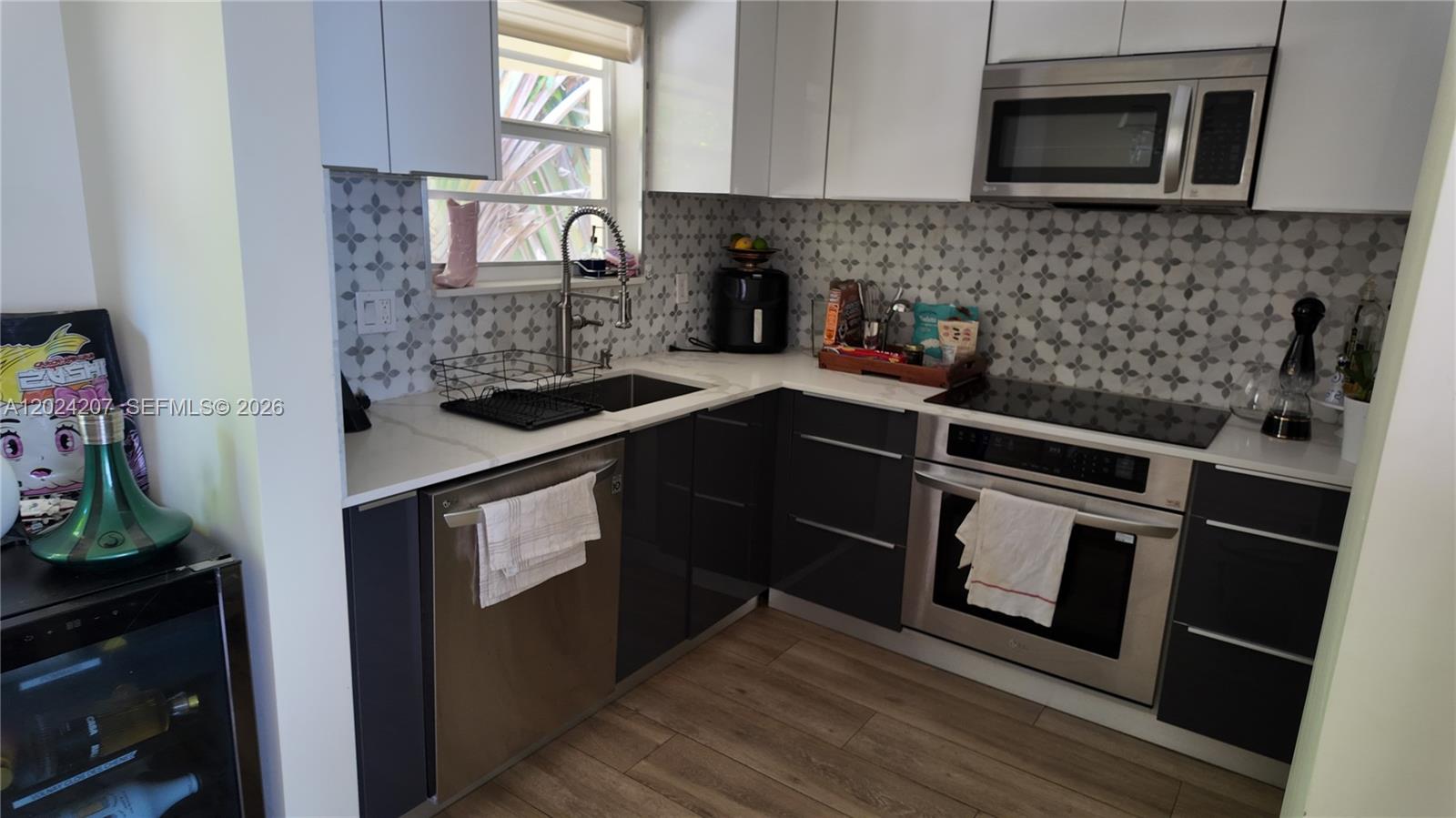 Ver detalles 6 1 / 1 582 sq. ft. $ 2026-05-22 0 foto