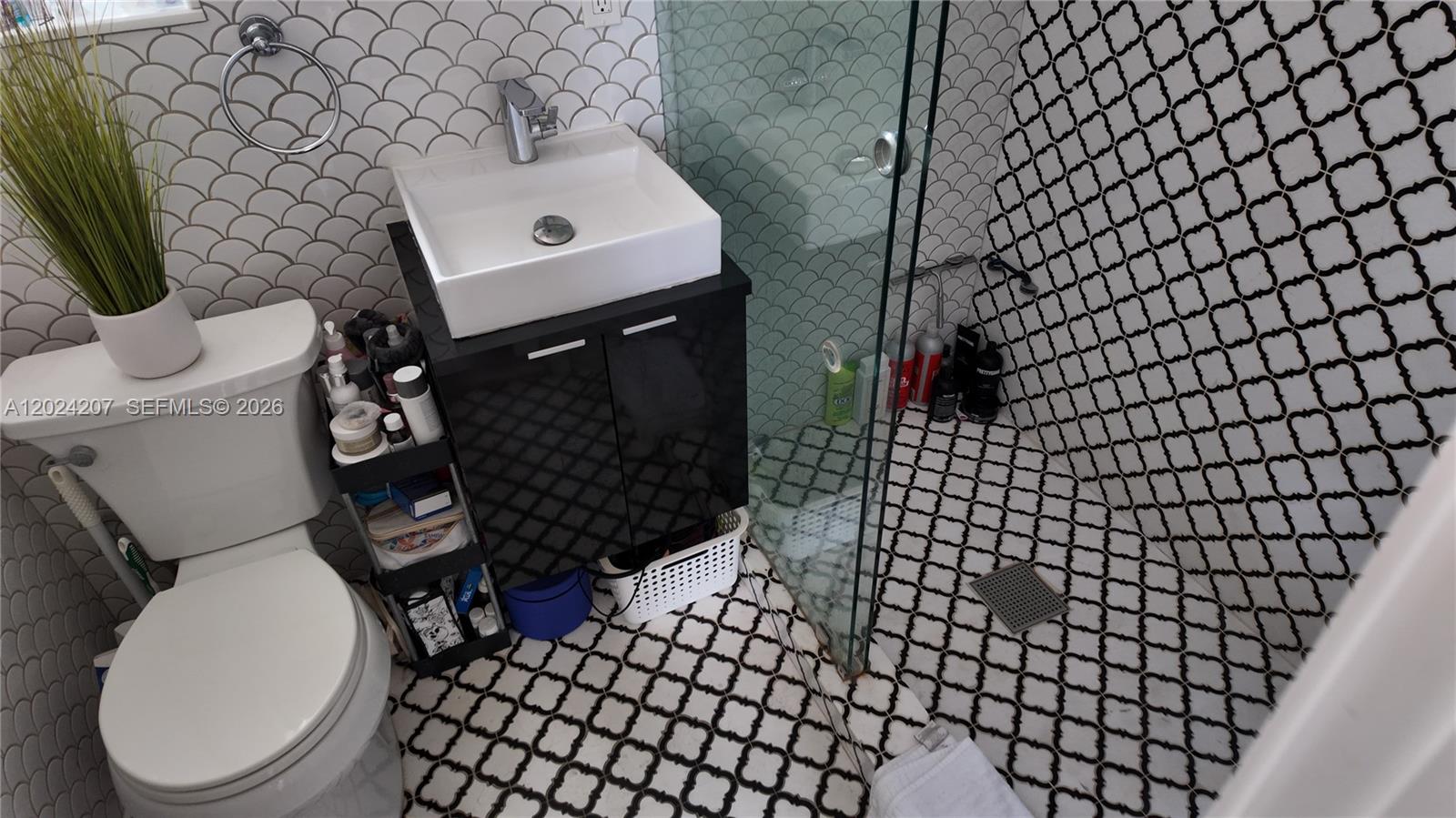 Ver detalles 6 1 / 1 582 sq. ft. $ 2026-05-22 0 foto