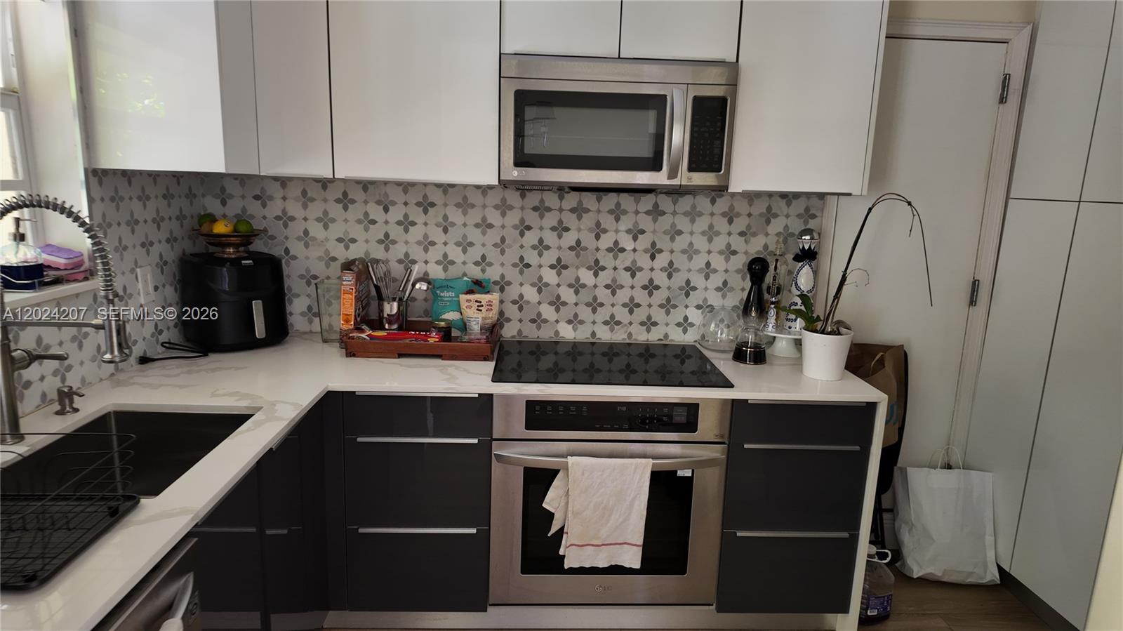 Ver detalles 6 1 / 1 582 sq. ft. $ 2026-05-22 0 foto