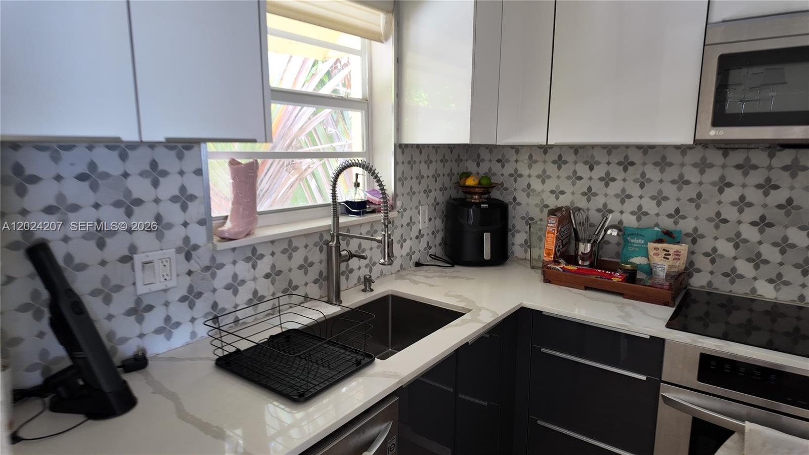 Ver detalles 6 1 / 1 582 sq. ft. $ 2026-05-22 0 foto