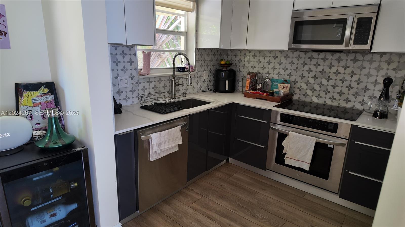 Ver detalles 6 1 / 1 582 sq. ft. $ 2026-05-22 0 foto