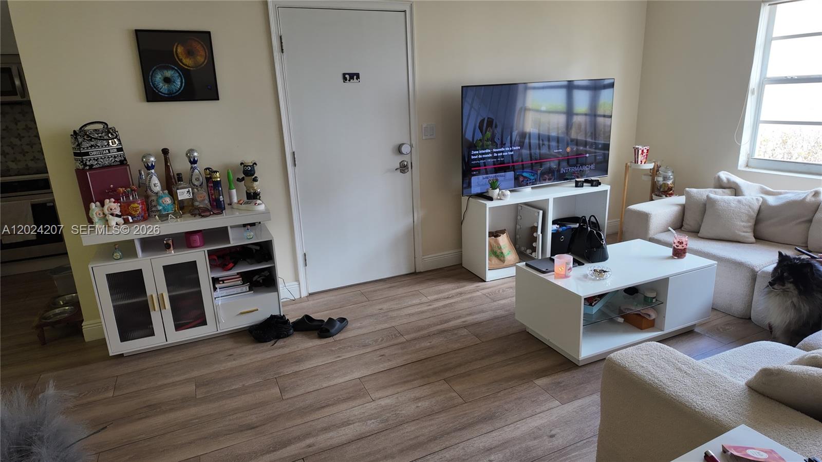 Ver detalles 6 1 / 1 582 sq. ft. $ 2026-05-22 0 foto