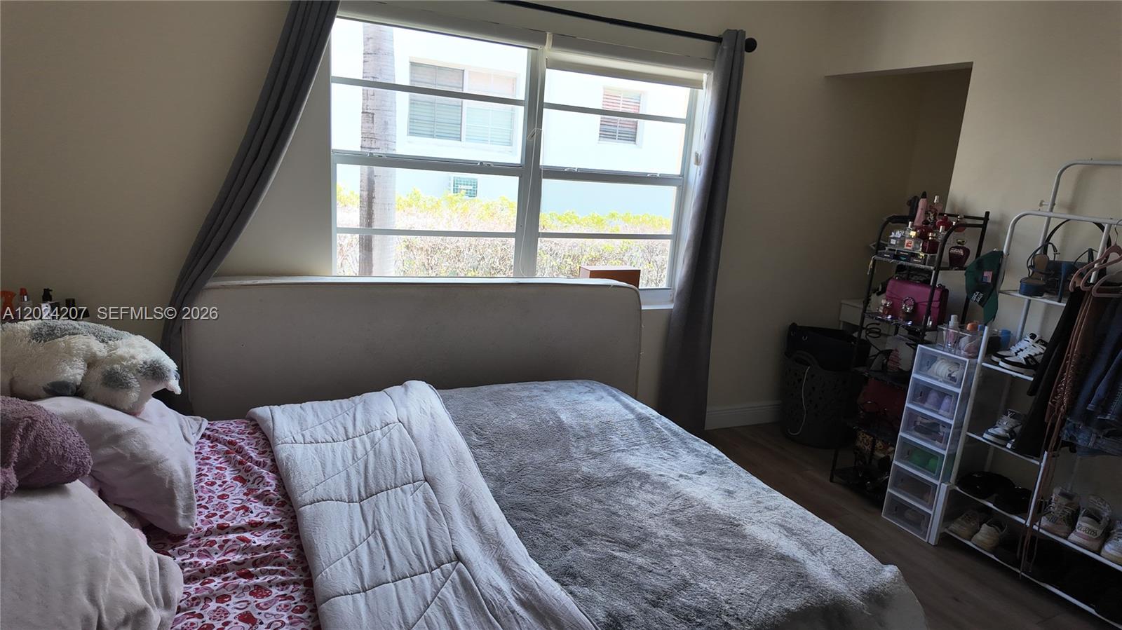 Ver detalles 6 1 / 1 582 sq. ft. $ 2026-05-22 0 foto
