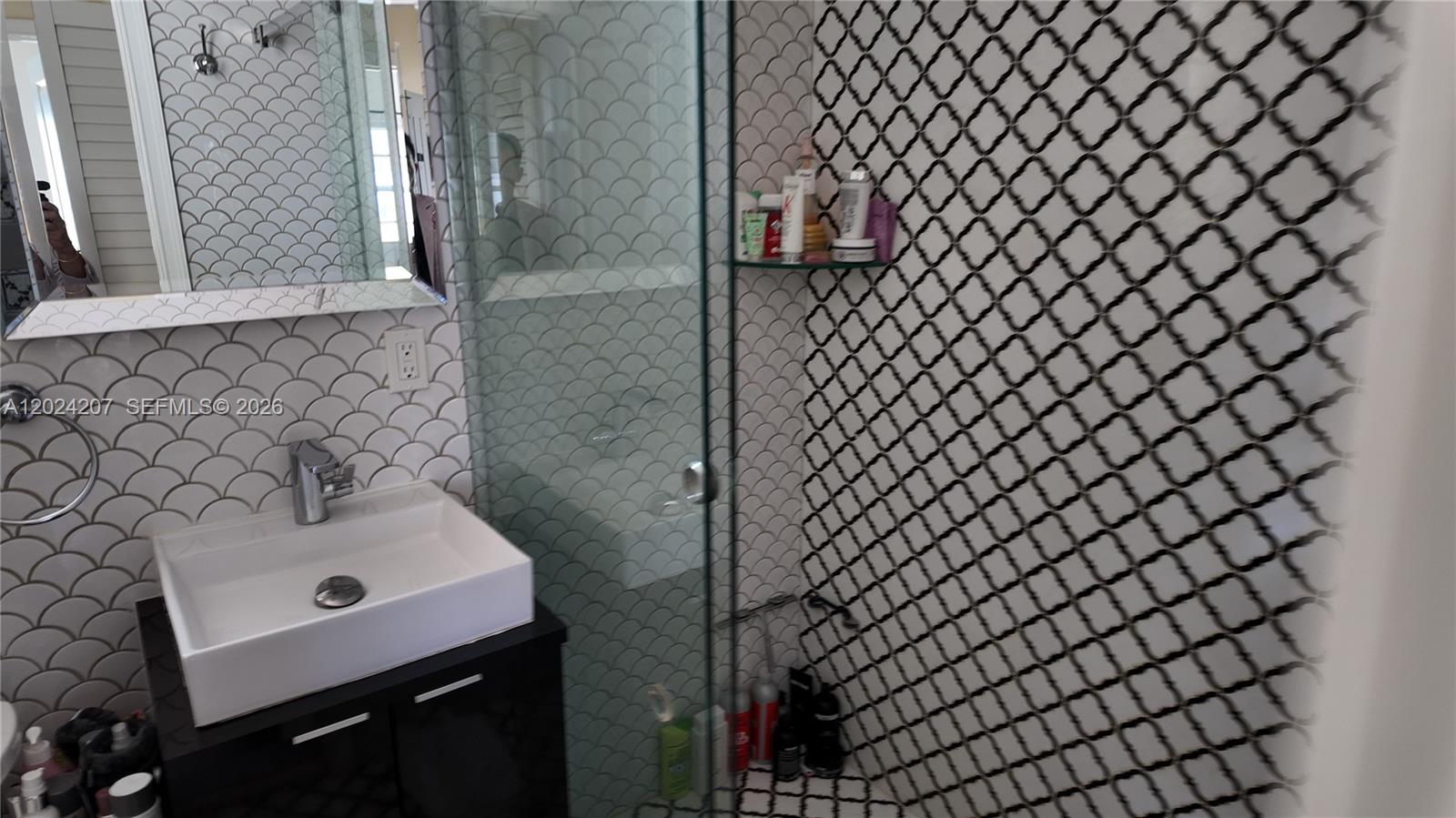 Ver detalles 6 1 / 1 582 sq. ft. $ 2026-05-22 0 foto