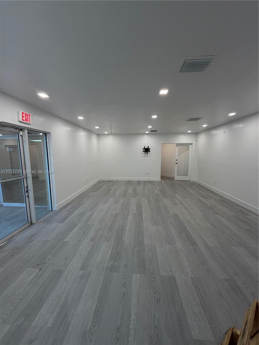 See details 3 / sq. ft. $ 2026-05-23 0 Photo