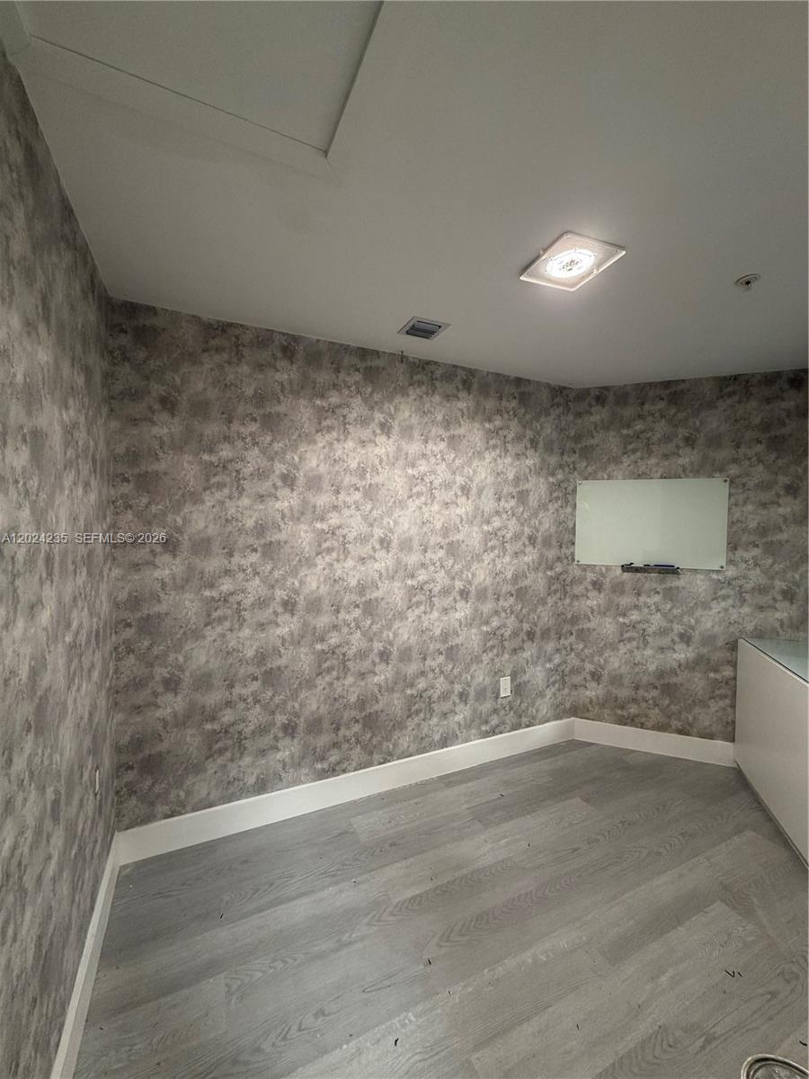 See details 3 / sq. ft. $ 2026-05-23 0 Photo