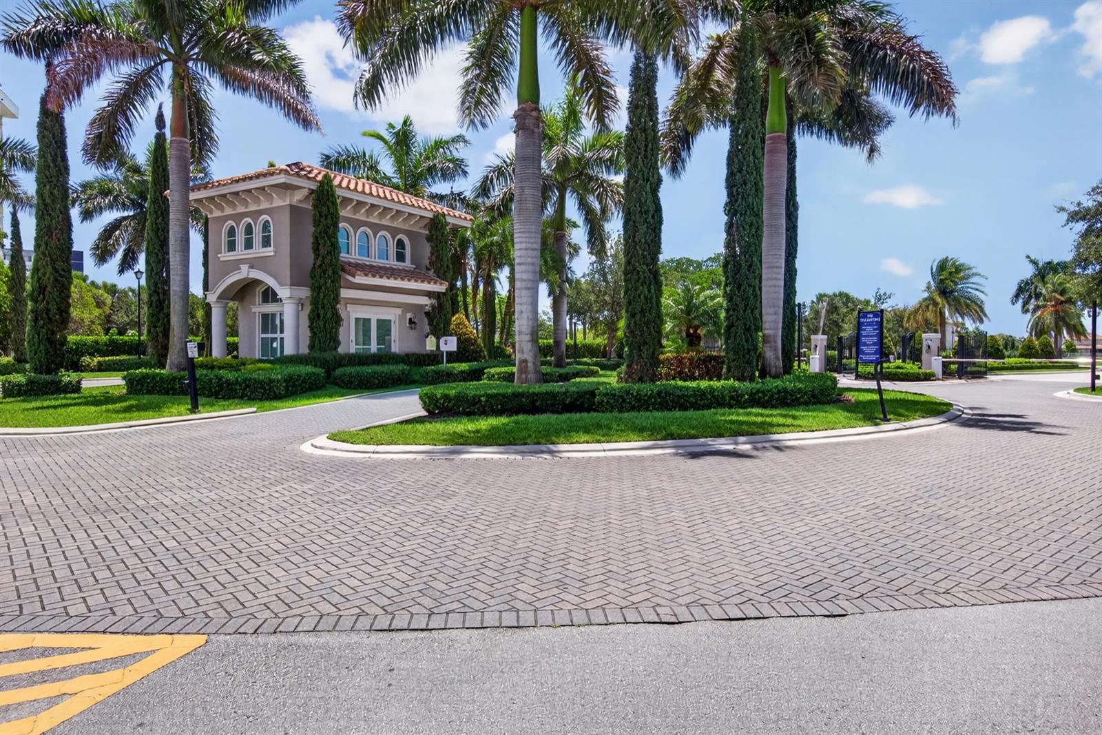 See details 4715 3 / 1776 sq. ft. $ 2026-06-04 0 Photo