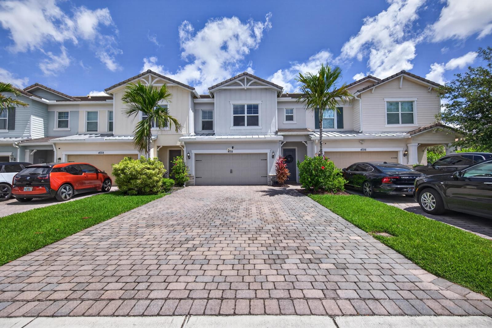 See details 4715 3 / 1776 sq. ft. $ 2026-06-04 0 Photo