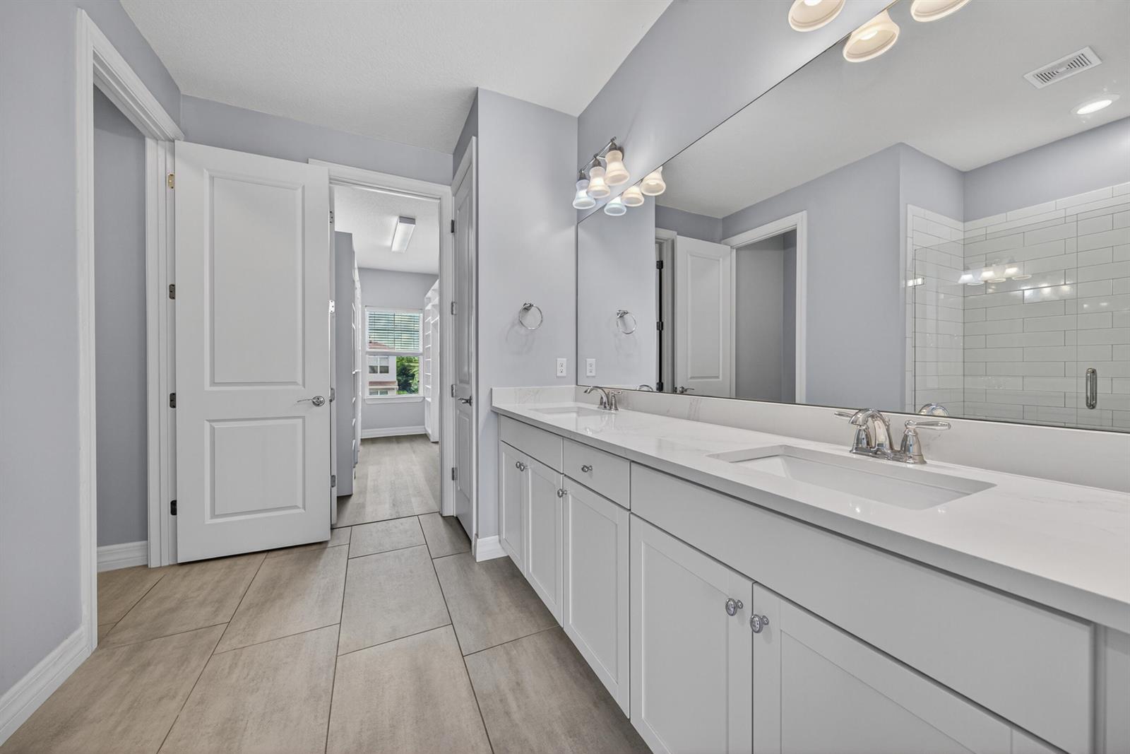 See details 4715 3 / 1776 sq. ft. $ 2026-06-04 0 Photo