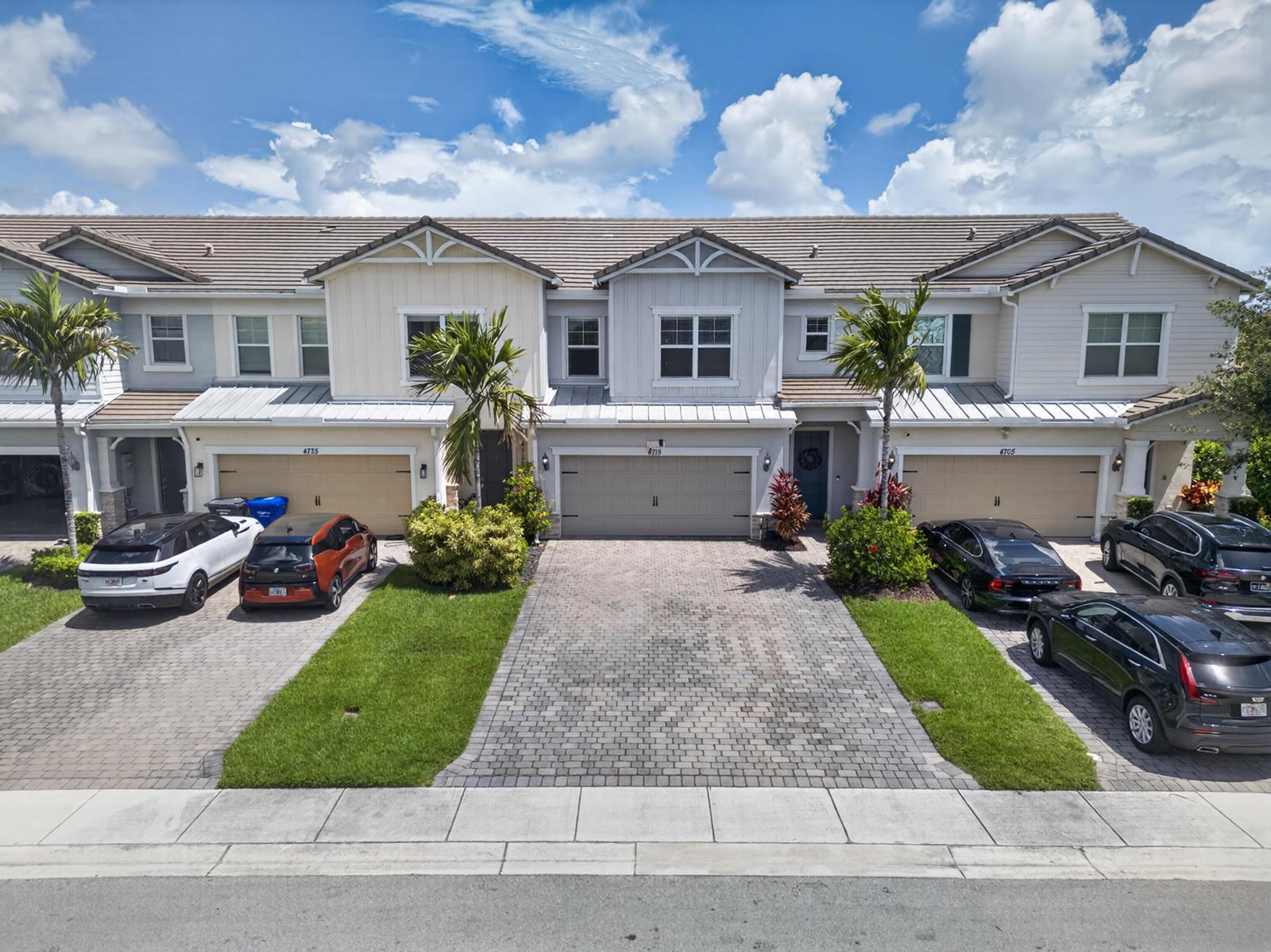 See details 4715 3 / 1776 sq. ft. $ 2026-06-04 0 Photo