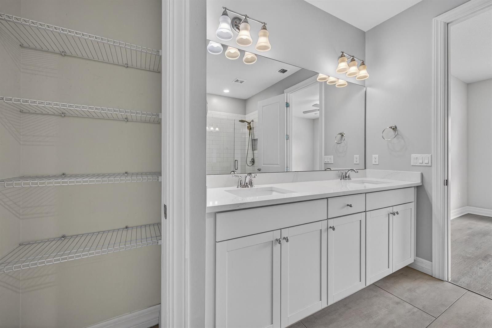 See details 4715 3 / 1776 sq. ft. $ 2026-06-04 0 Photo