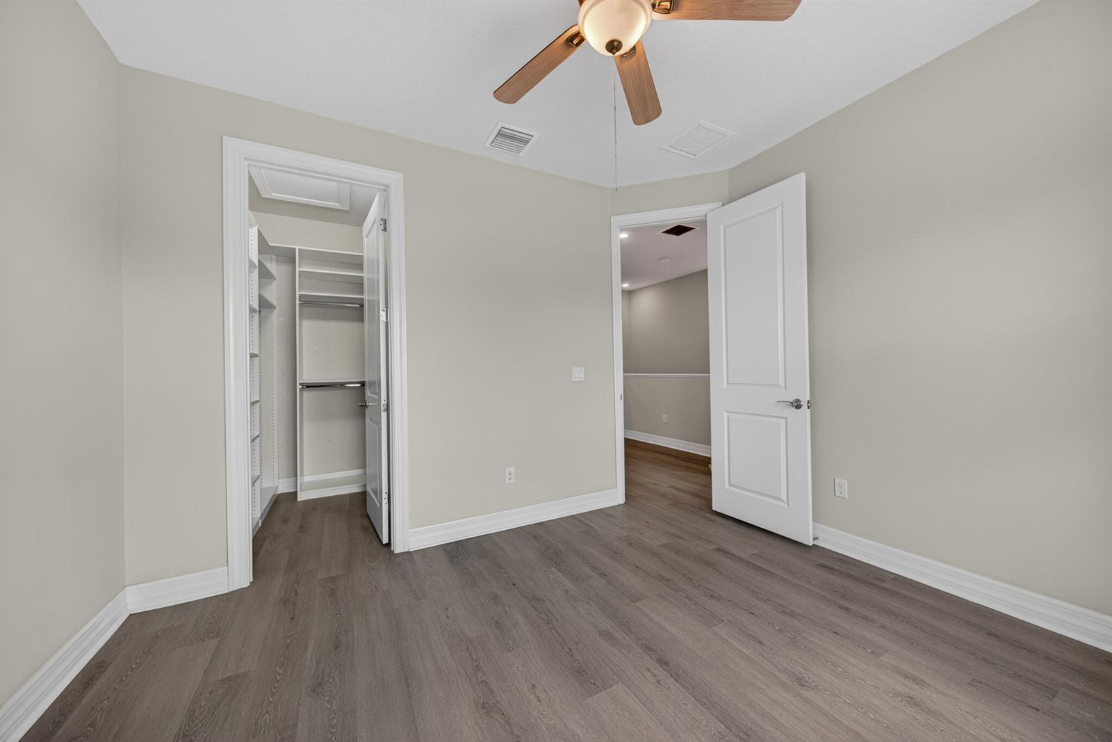 See details 4715 3 / 1776 sq. ft. $ 2026-06-04 0 Photo