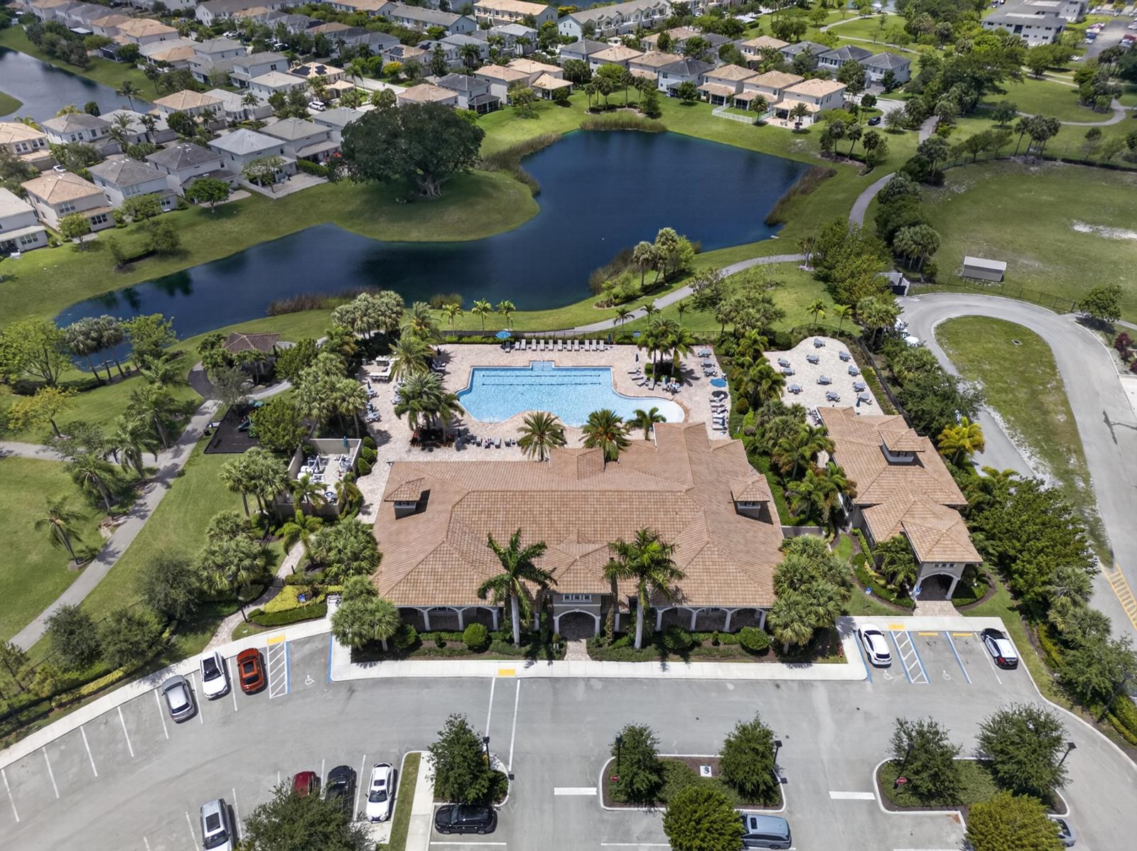 See details 4715 3 / 1776 sq. ft. $ 2026-06-04 0 Photo