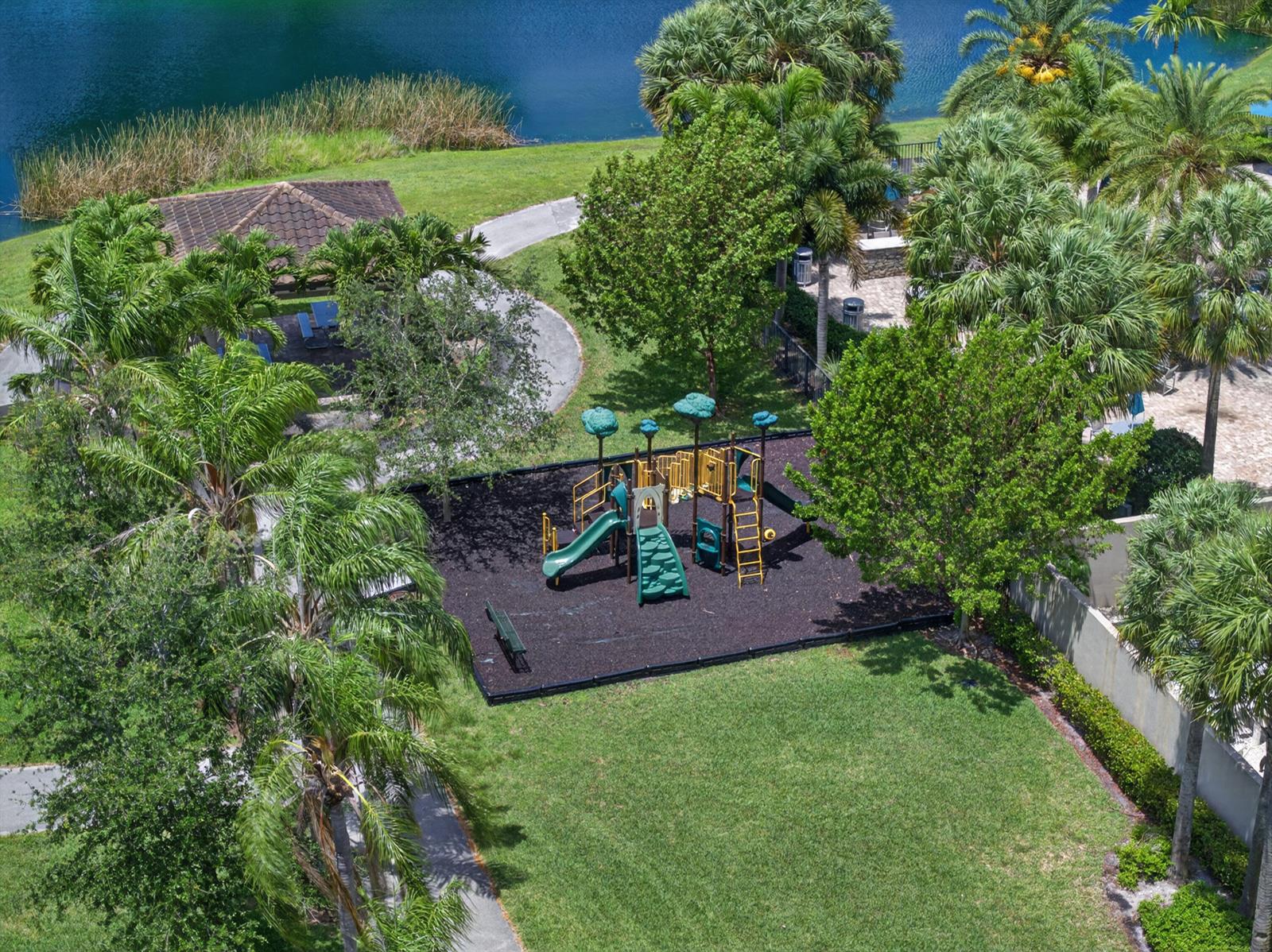 See details 4715 3 / 1776 sq. ft. $ 2026-06-04 0 Photo
