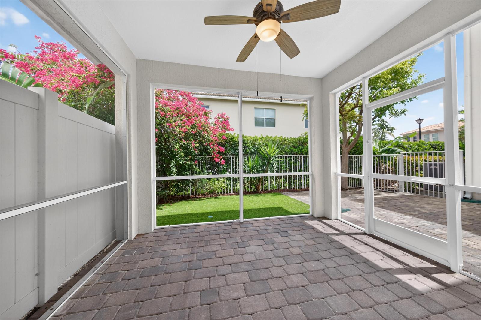 See details 4715 3 / 1776 sq. ft. $ 2026-06-04 0 Photo