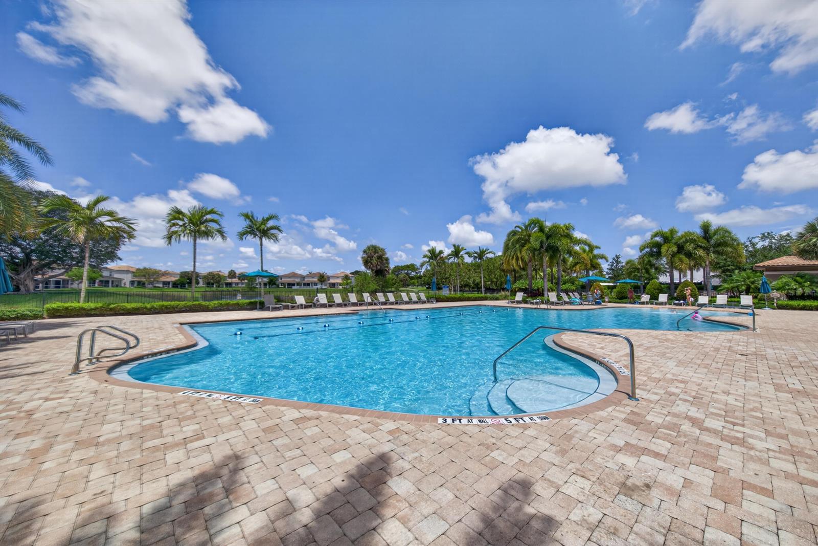 See details 4715 3 / 1776 sq. ft. $ 2026-06-04 0 Photo