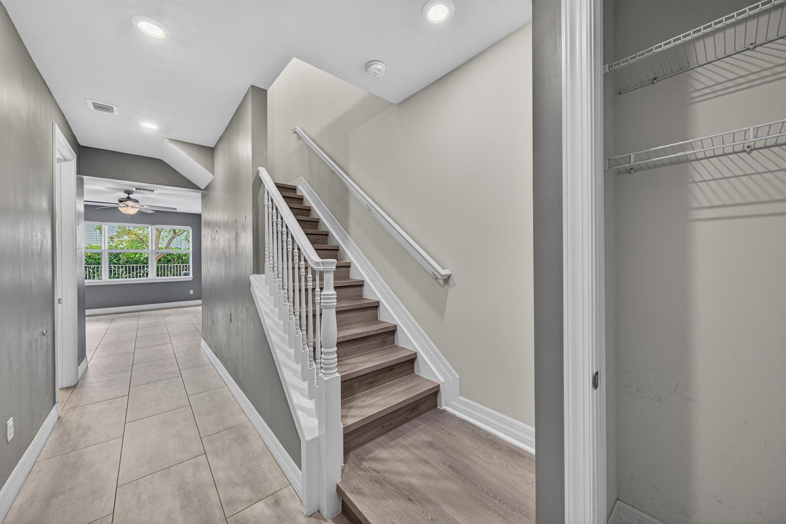 See details 4715 3 / 1776 sq. ft. $ 2026-06-04 0 Photo
