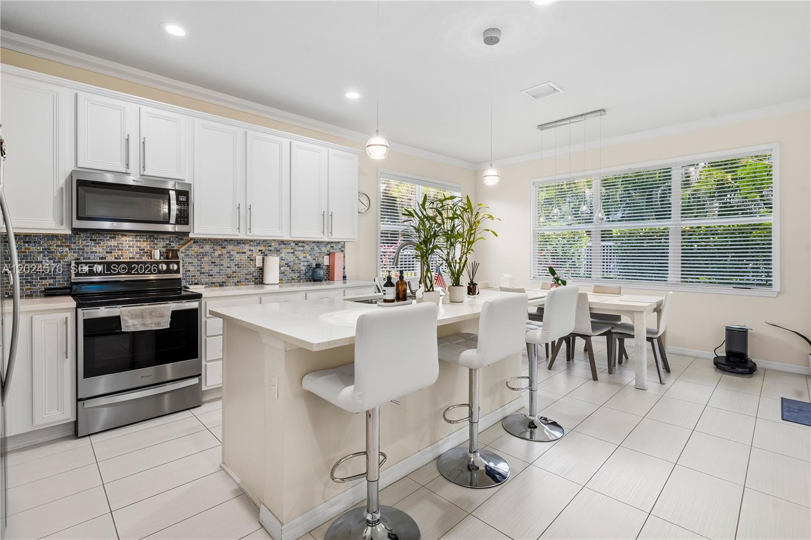 4325 3 / 3 2423 sq. ft. $ 2026-05-24 0 Photo