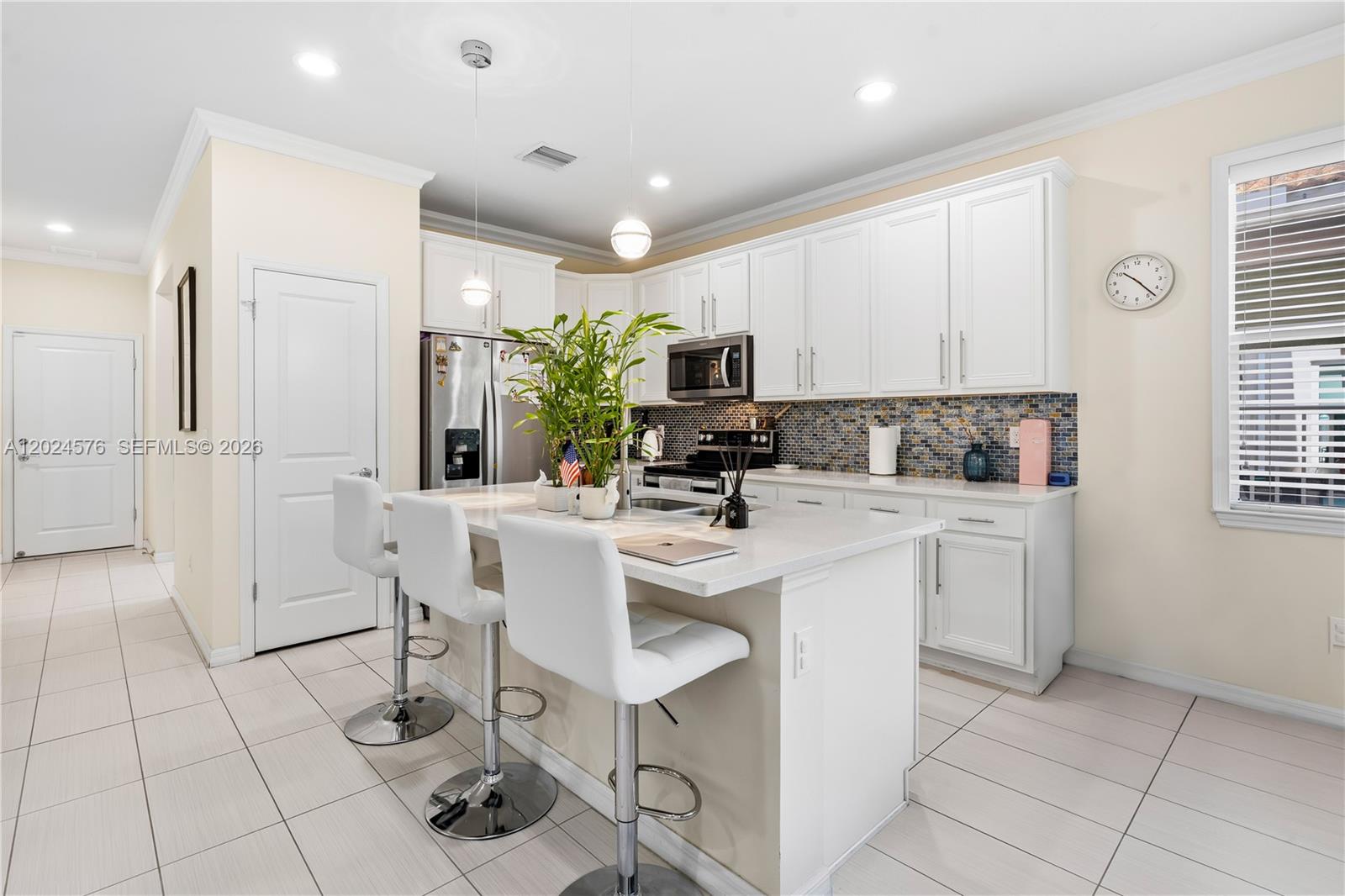 4325 3 / 3 2423 sq. ft. $ 2026-05-24 0 Photo