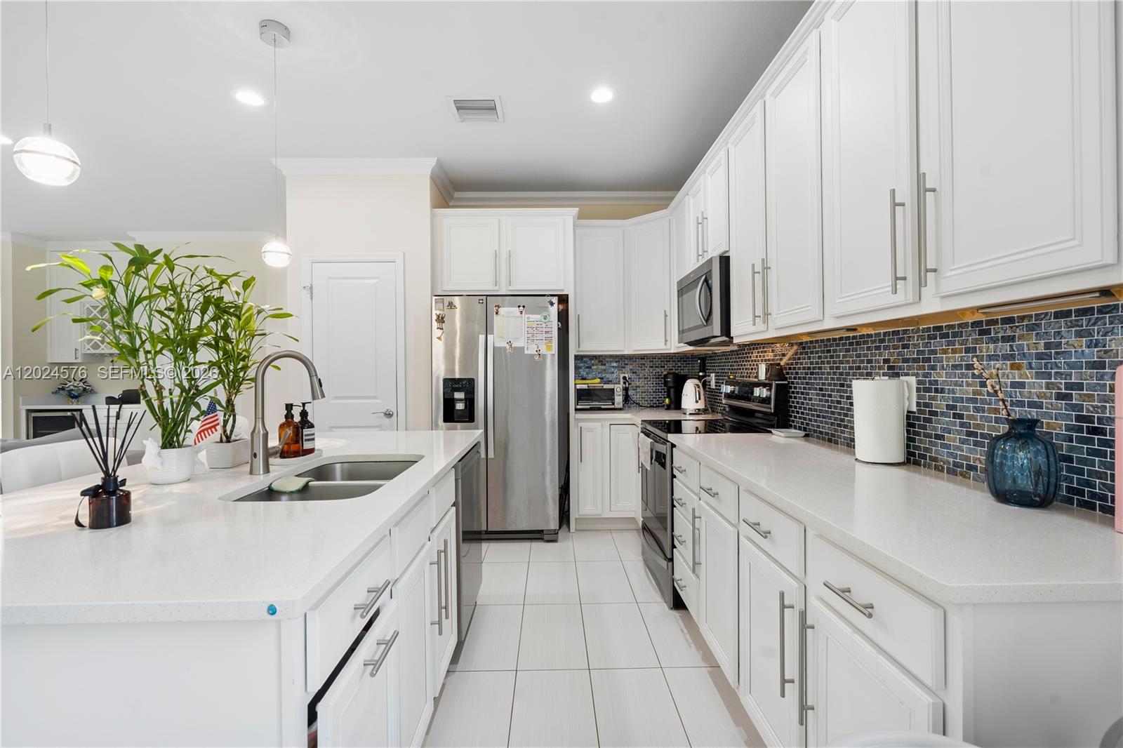 4325 3 / 3 2423 sq. ft. $ 2026-05-24 0 Photo